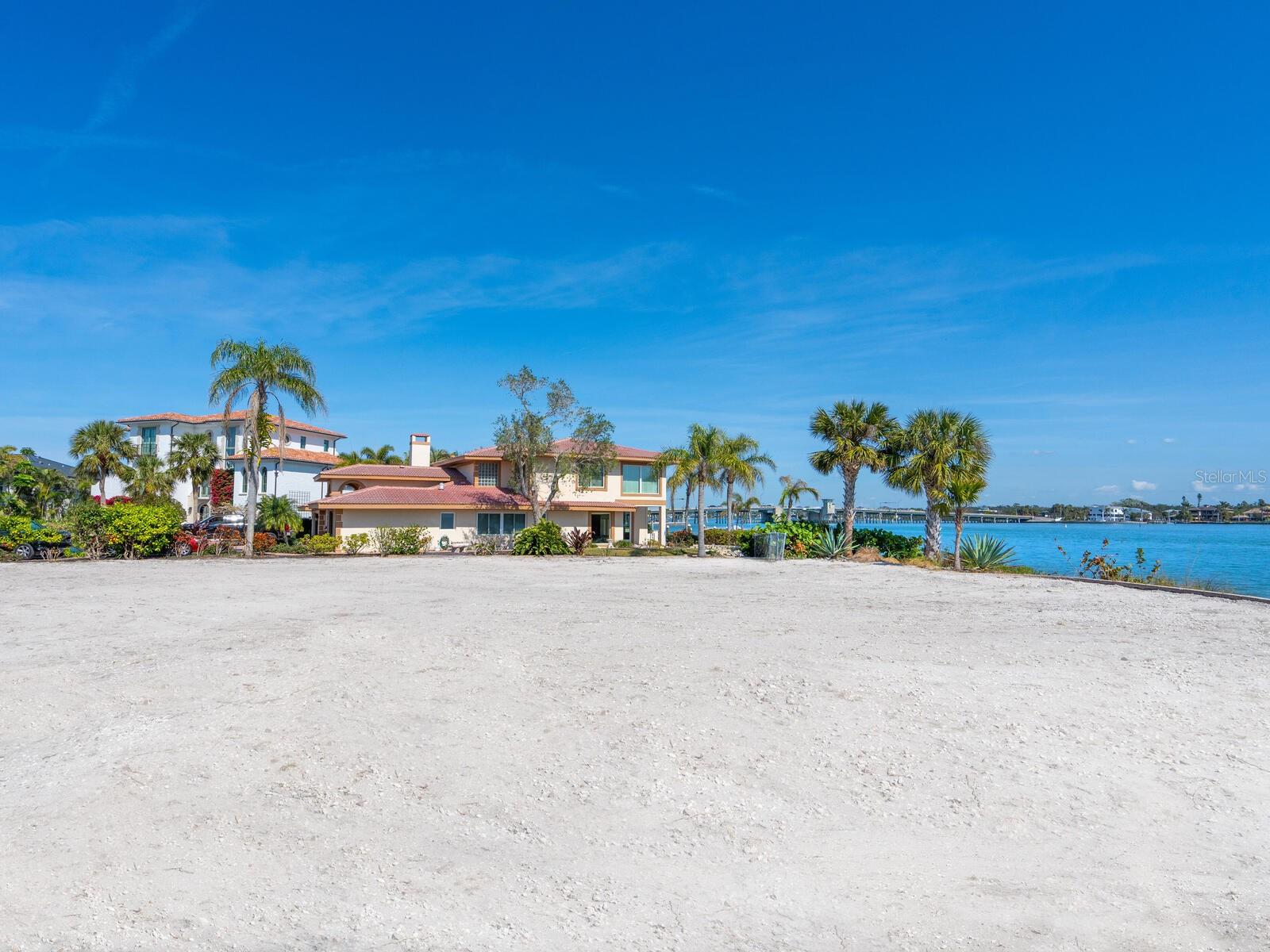 BAY ISLAND SHORES - Land