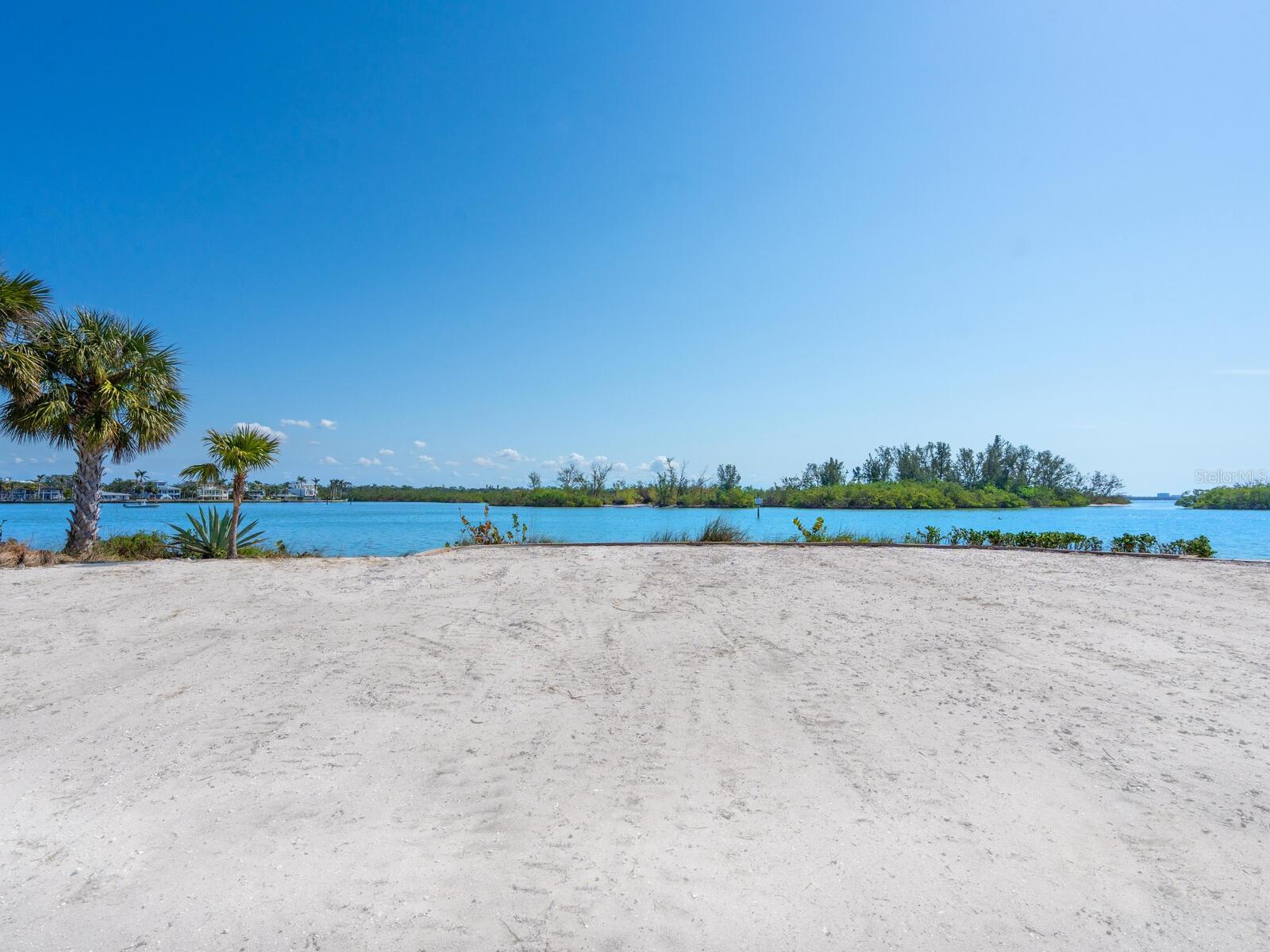 BAY ISLAND SHORES - Land
