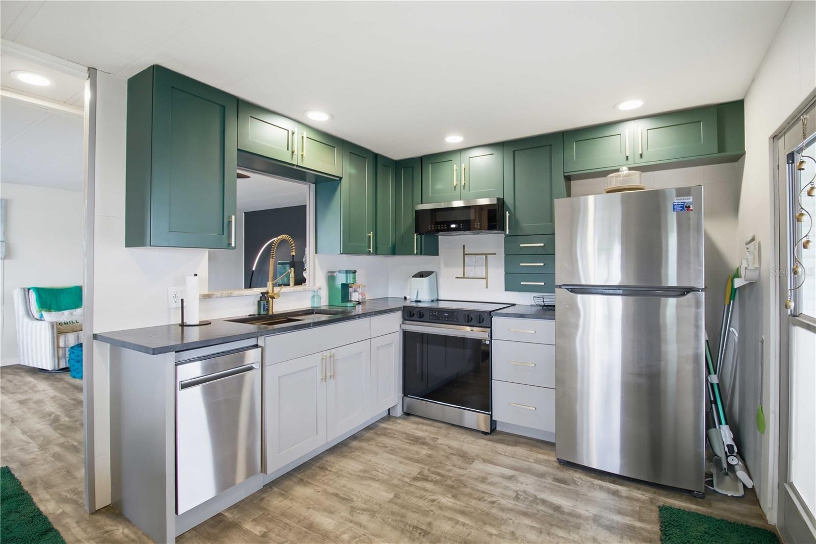 CHATEAU VILLAGE CO-OP - Residential