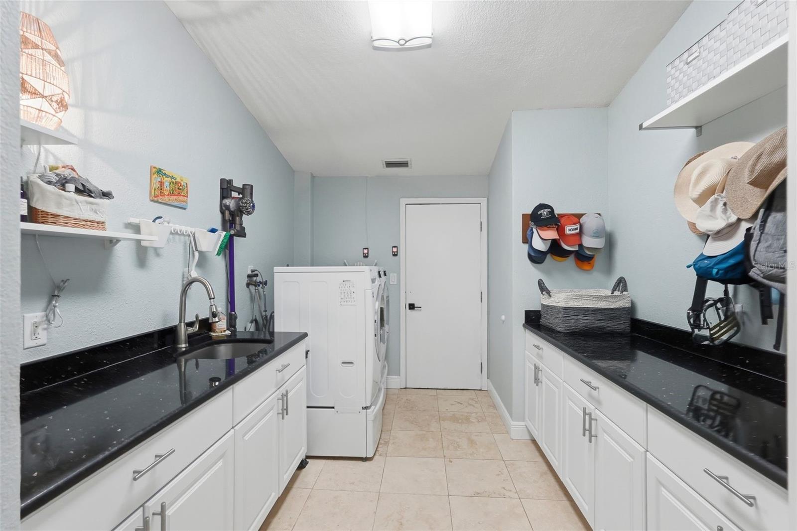 BROADWATER UNIT 2 BLK Q - Residential