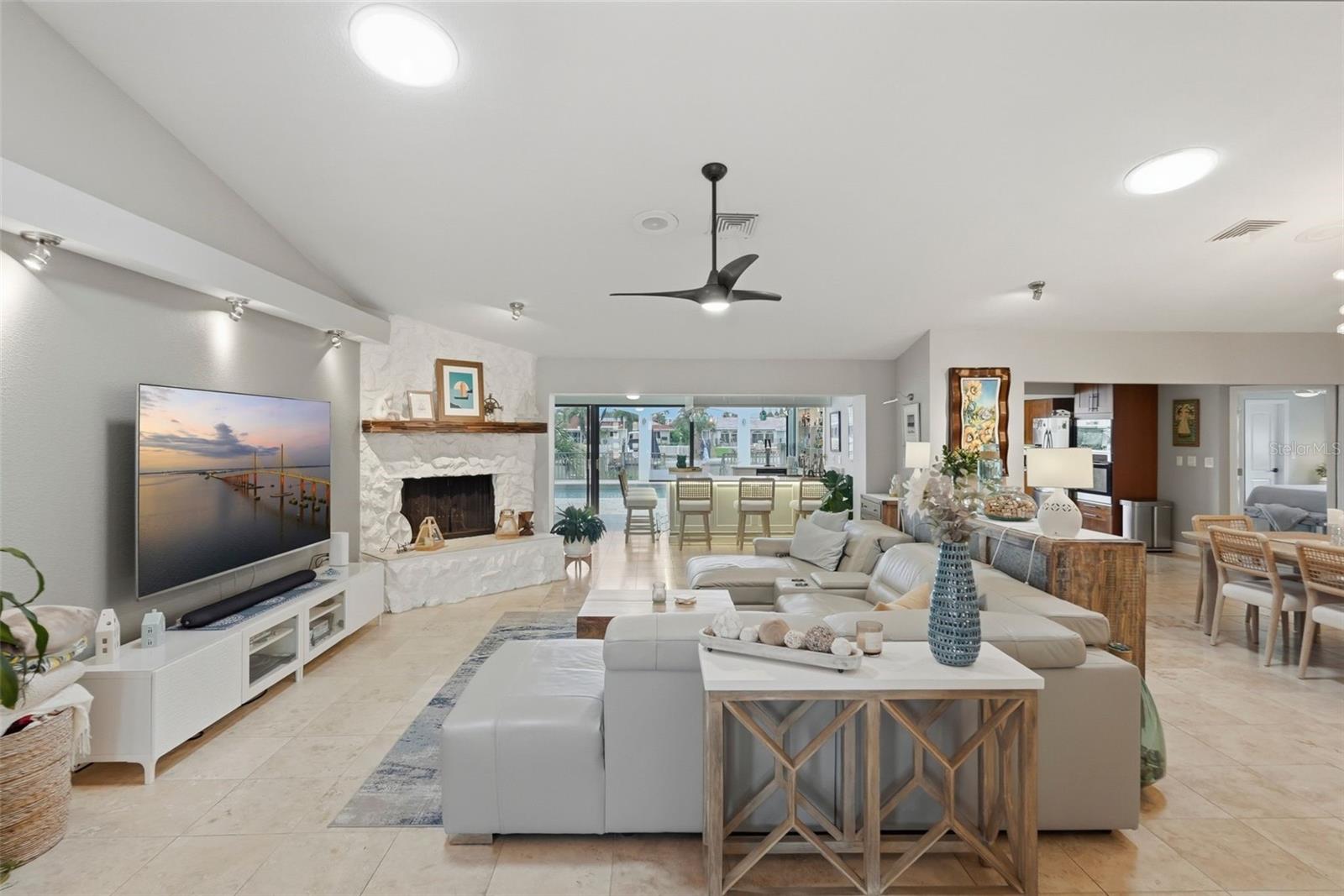 BROADWATER UNIT 2 BLK Q - Residential