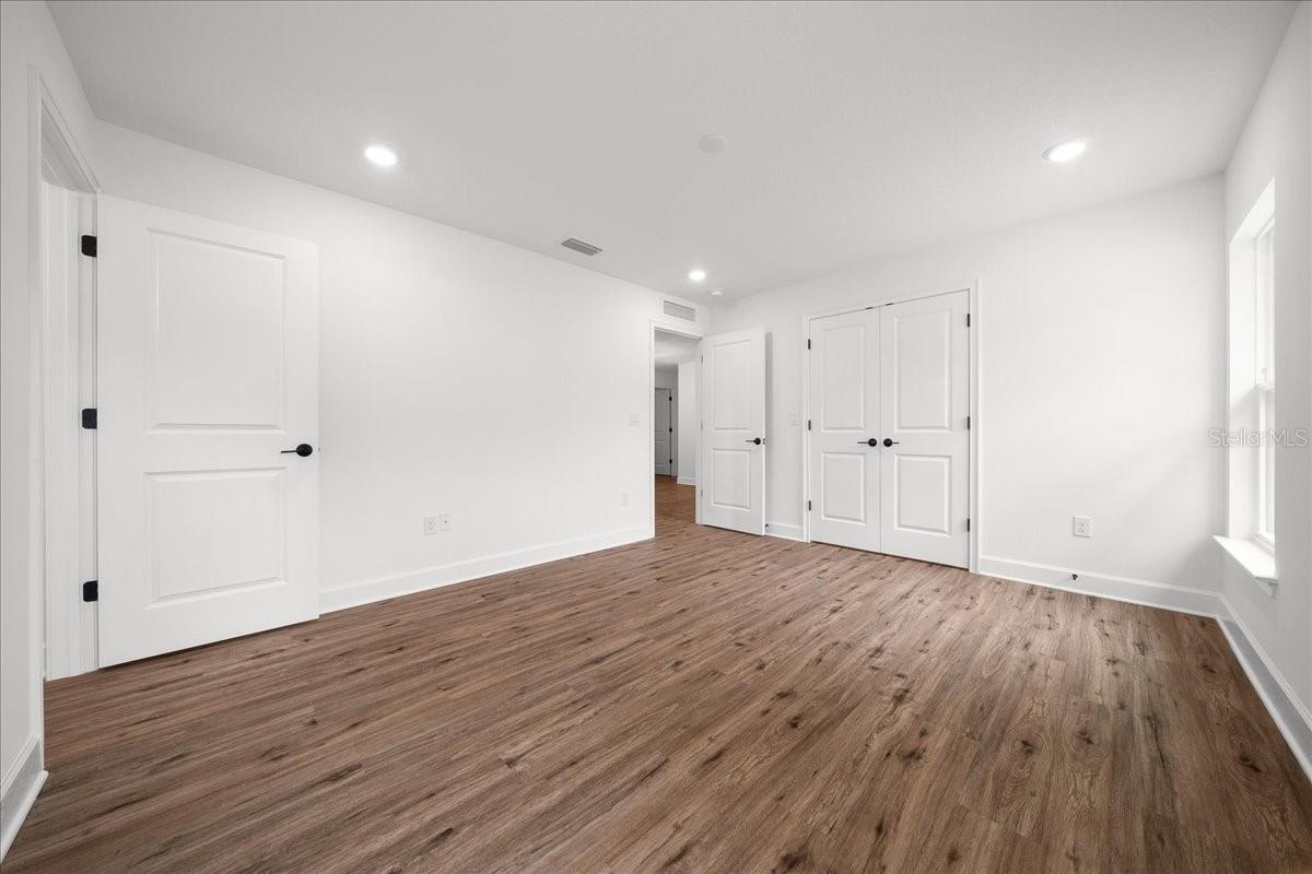 ROYAL HIGHLANDS - Residential