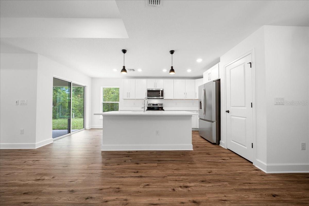ROYAL HIGHLANDS - Residential
