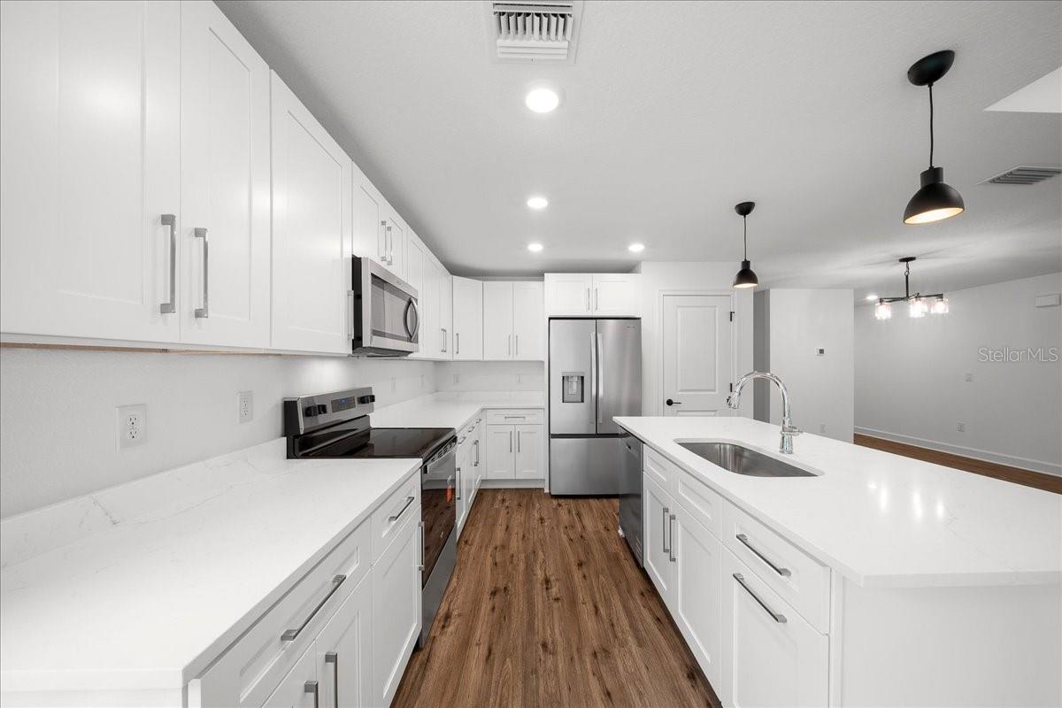 ROYAL HIGHLANDS - Residential