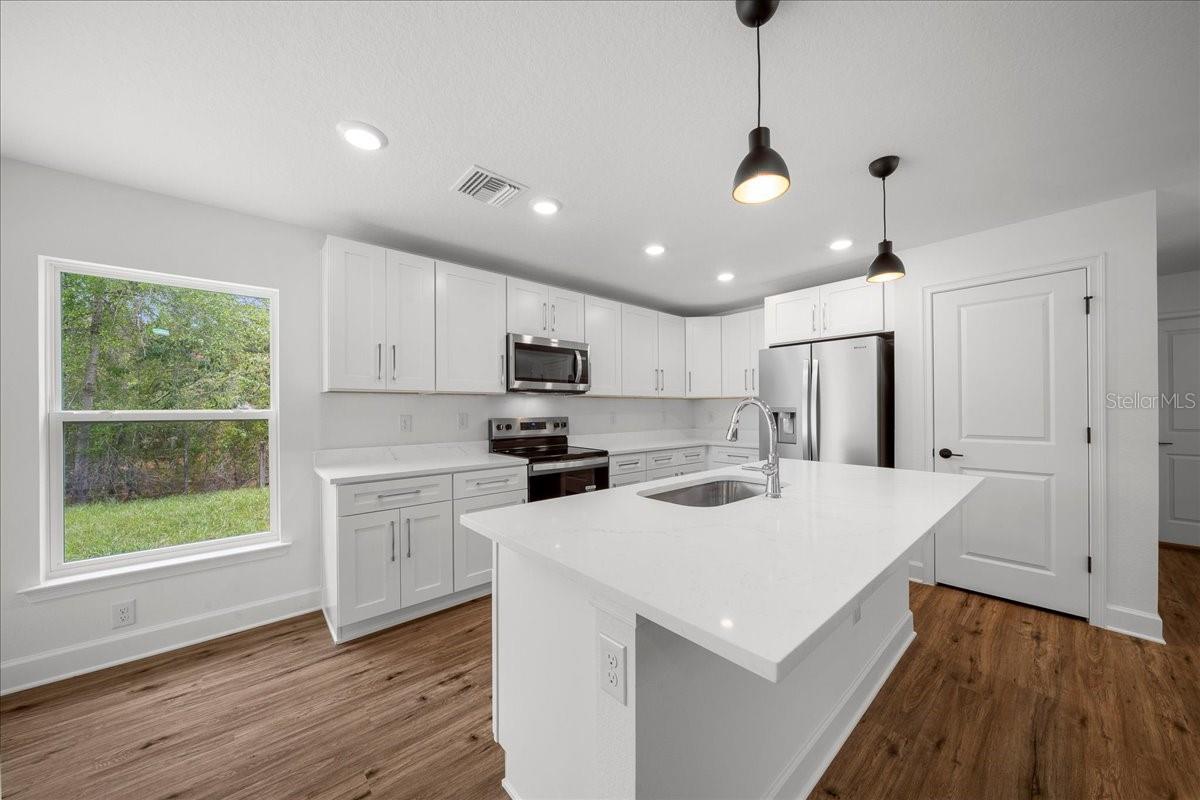 ROYAL HIGHLANDS - Residential