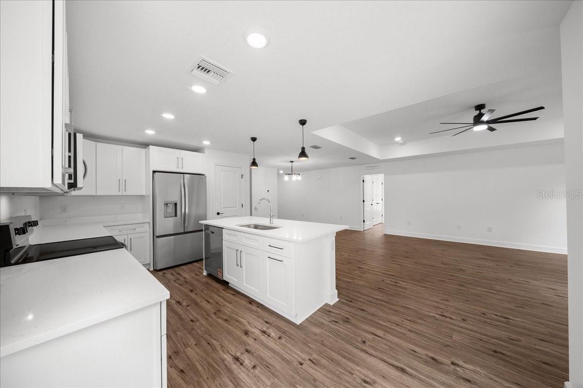 ROYAL HIGHLANDS - Residential