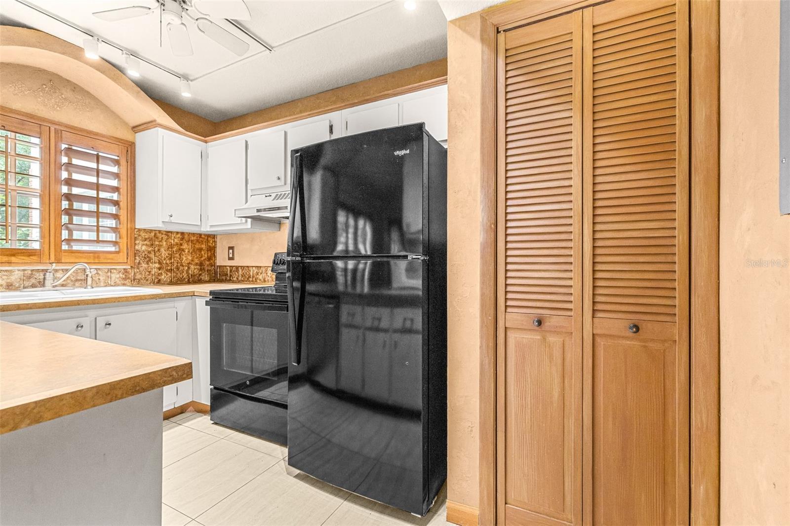HARBOUR TOWNE CONDO - Residential