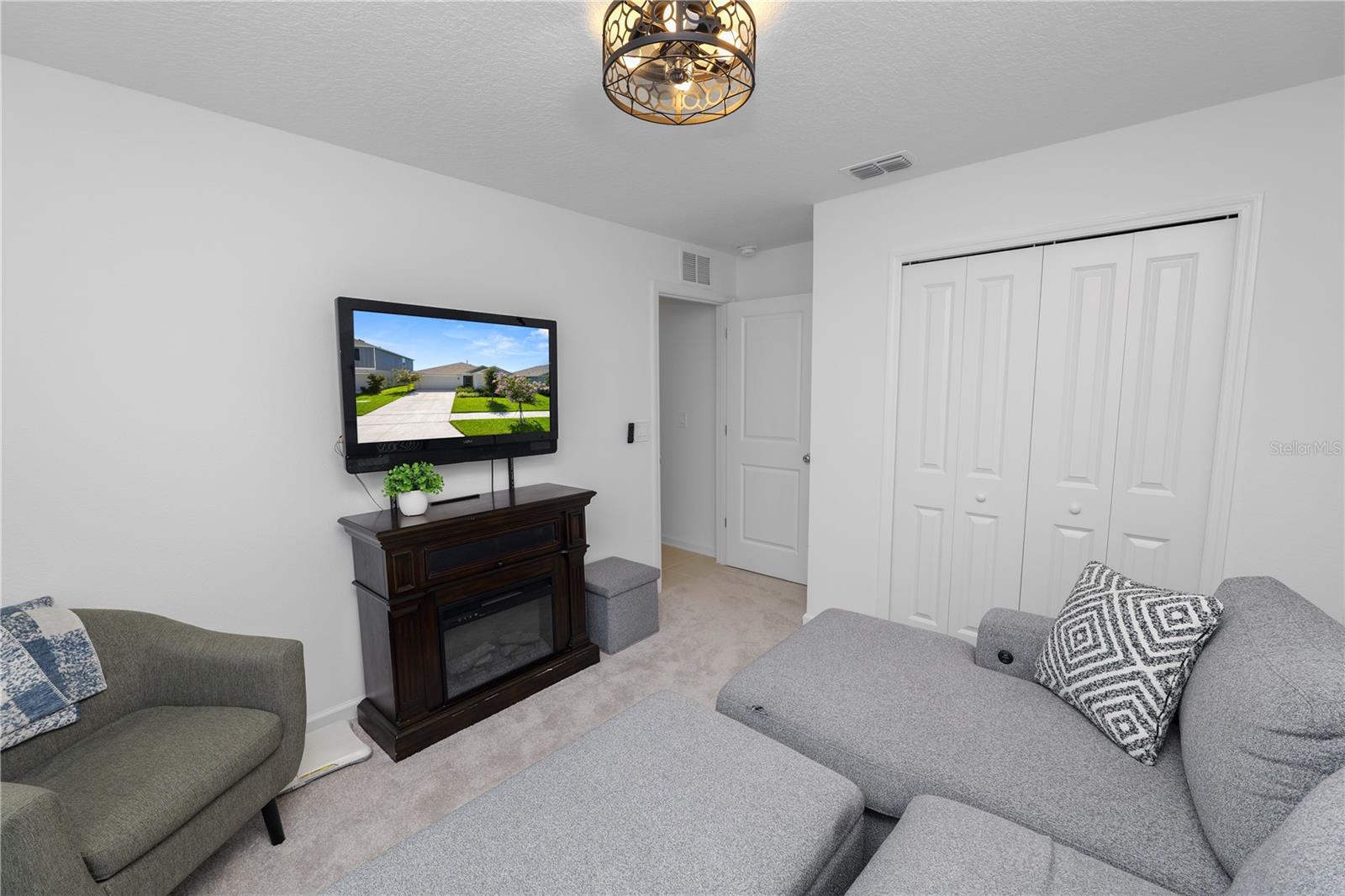 HUNT CLUB/LK WALES PH 1 - Residential