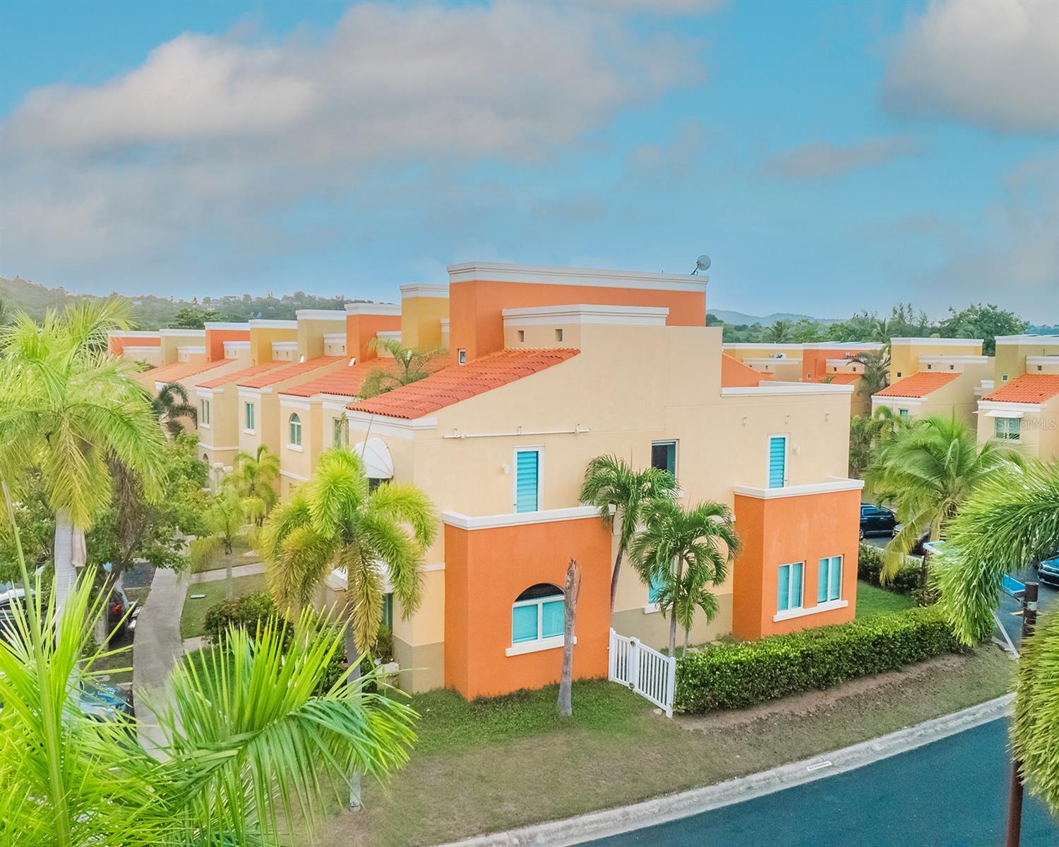 AQUABELLA - Residential