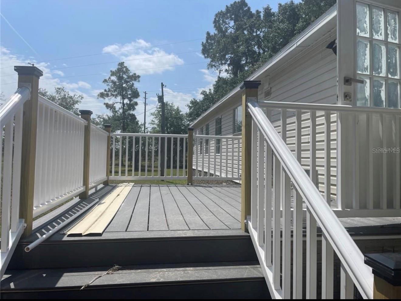 LAKESIDE ESTATES - Residential