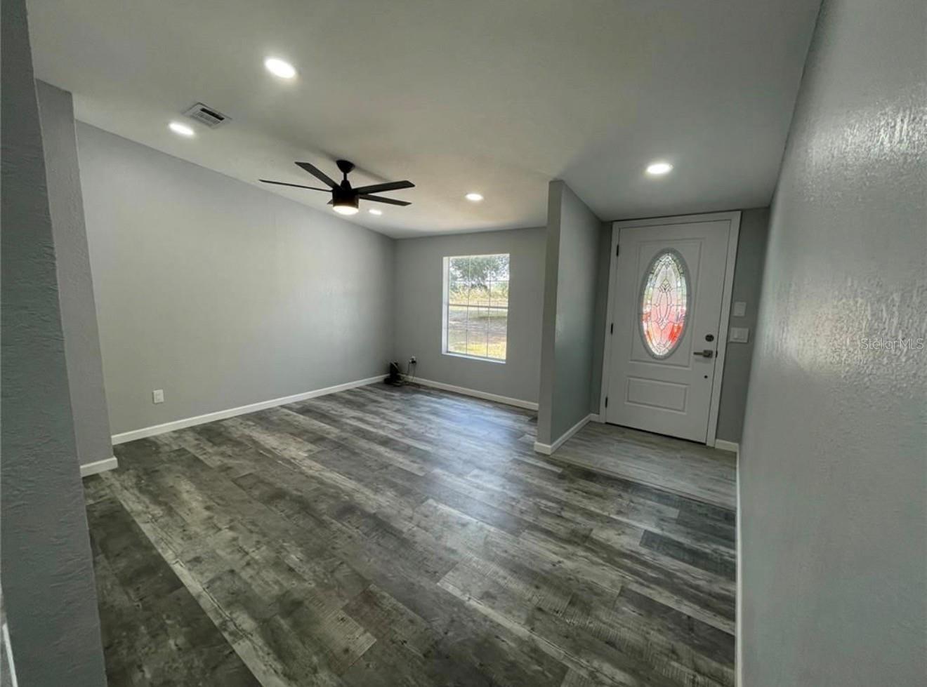 LAKESIDE ESTATES - Residential