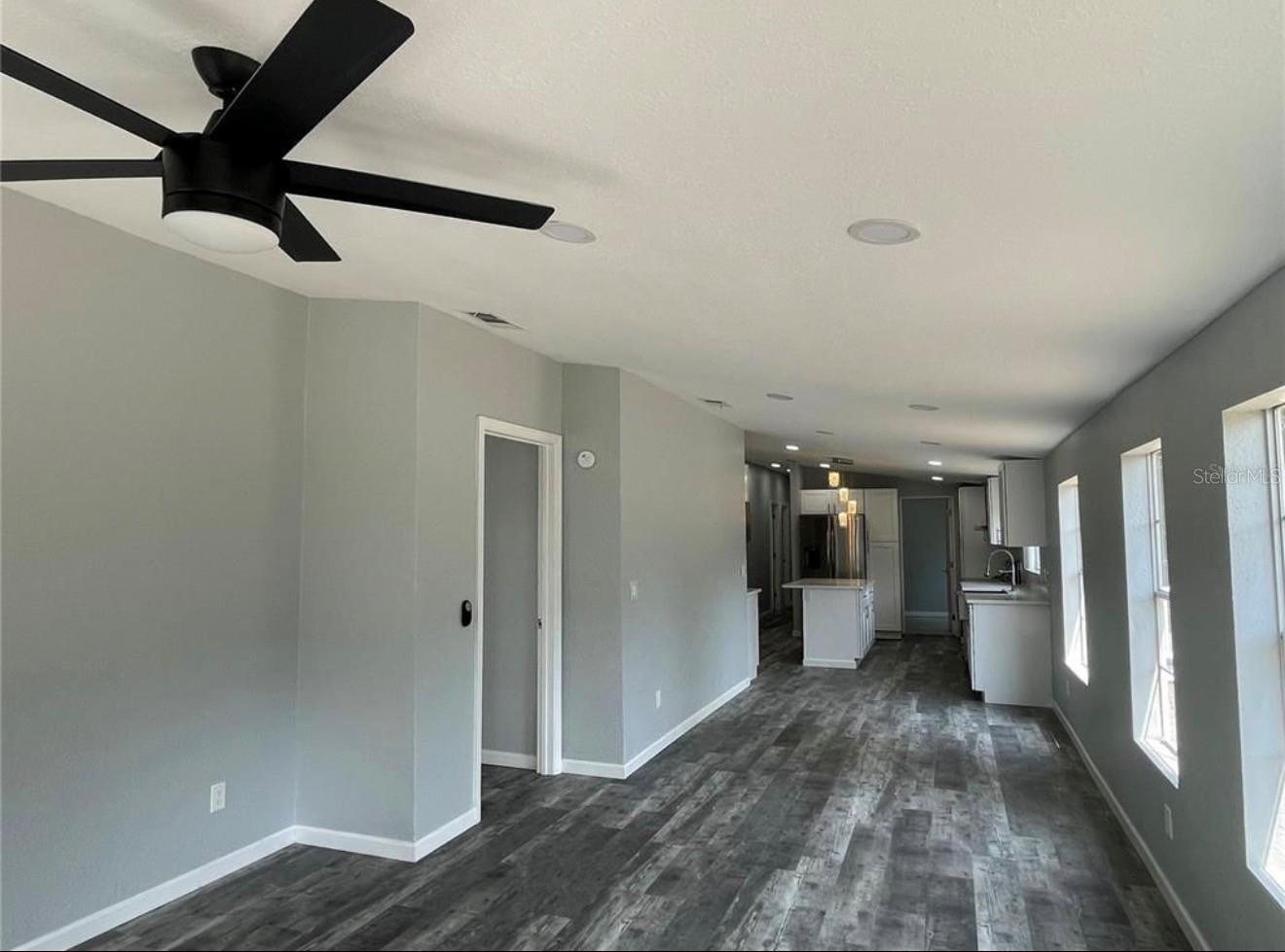 LAKESIDE ESTATES - Residential