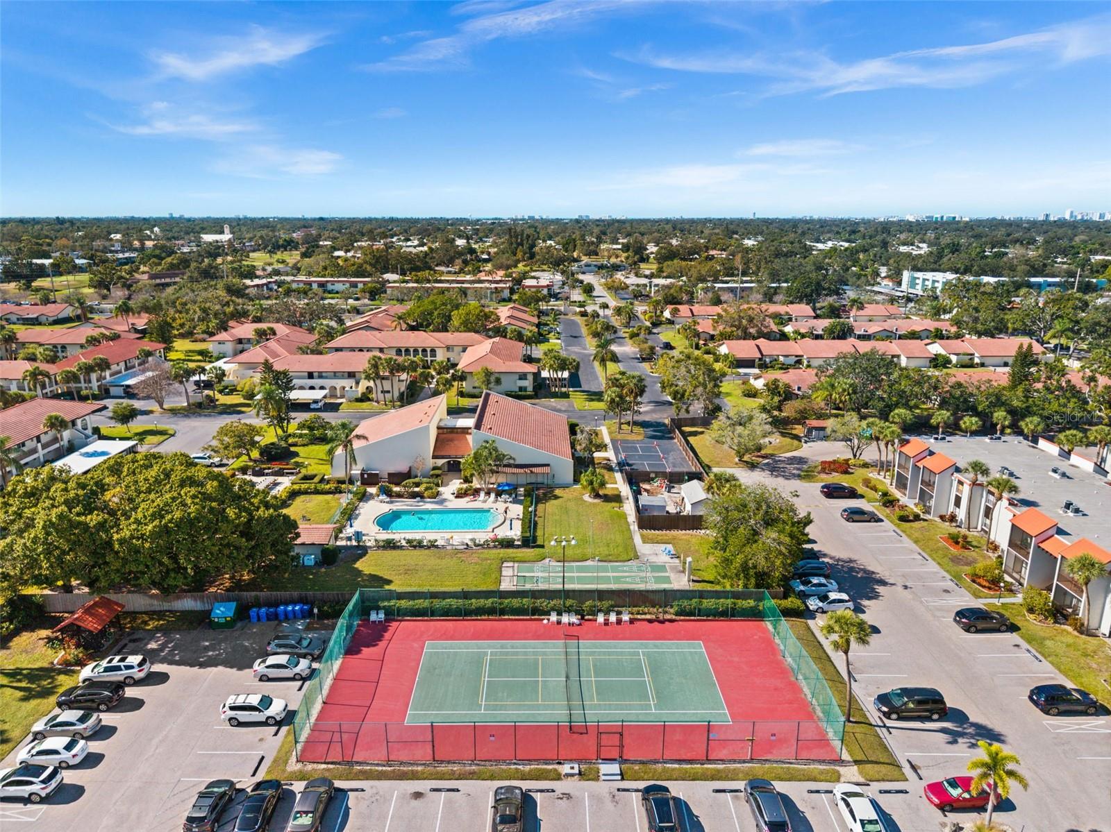 VILLAGE PLAZA SEC 6 - Residential