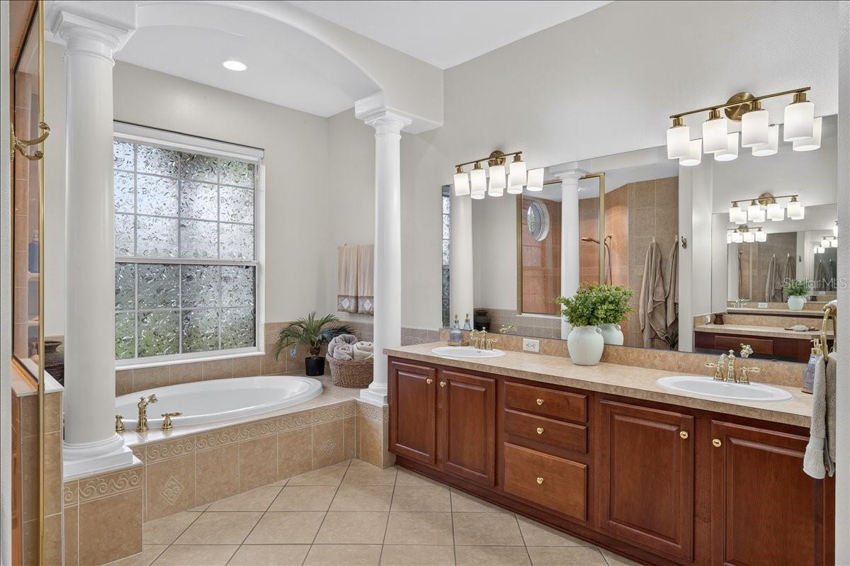 IVY LAKE ESTATES - Residential