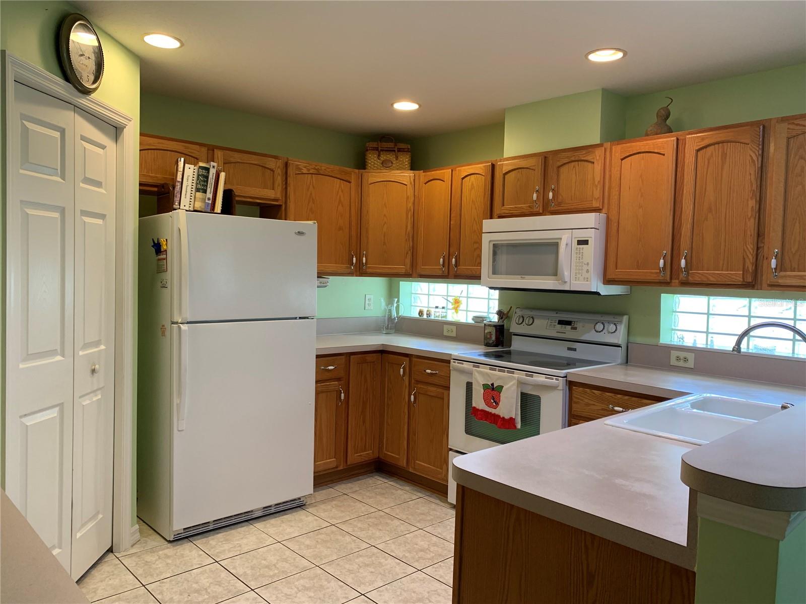 OAK RUN LAUREL OAKS - Residential