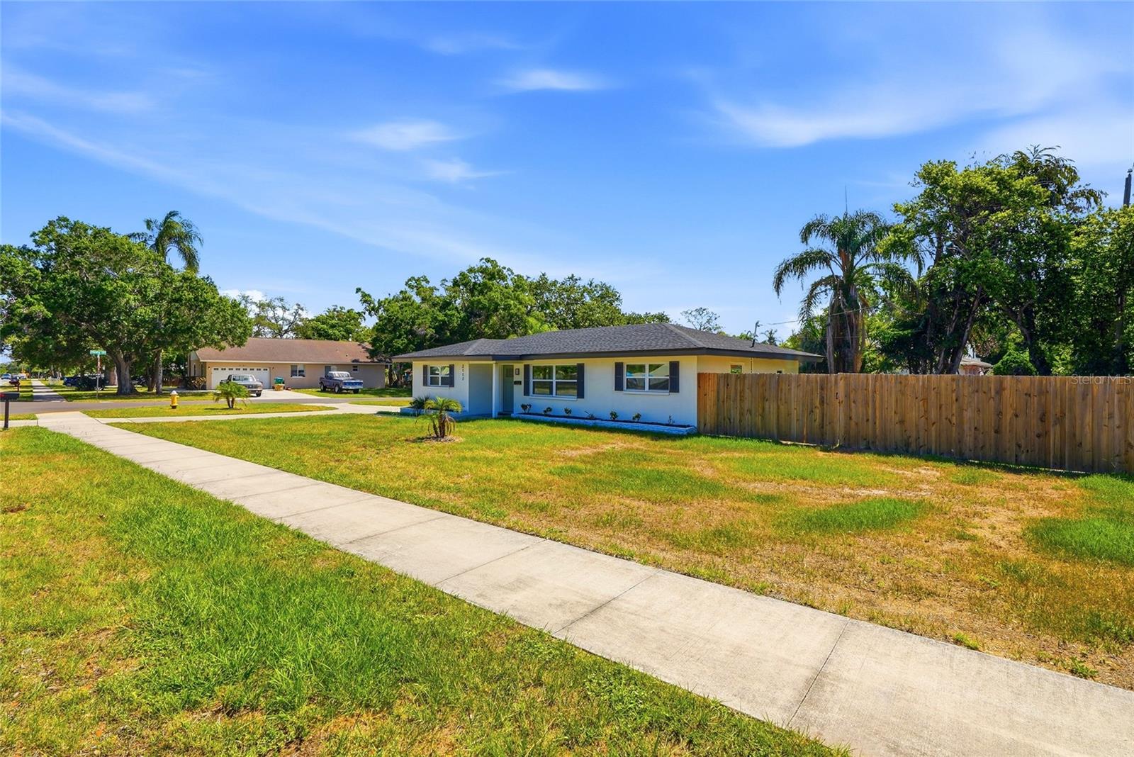 LAKE CITRUS ESTATES - Residential
