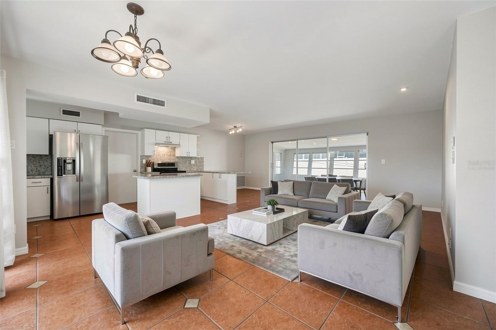 MAXIMO MOORINGS - Residential Lease