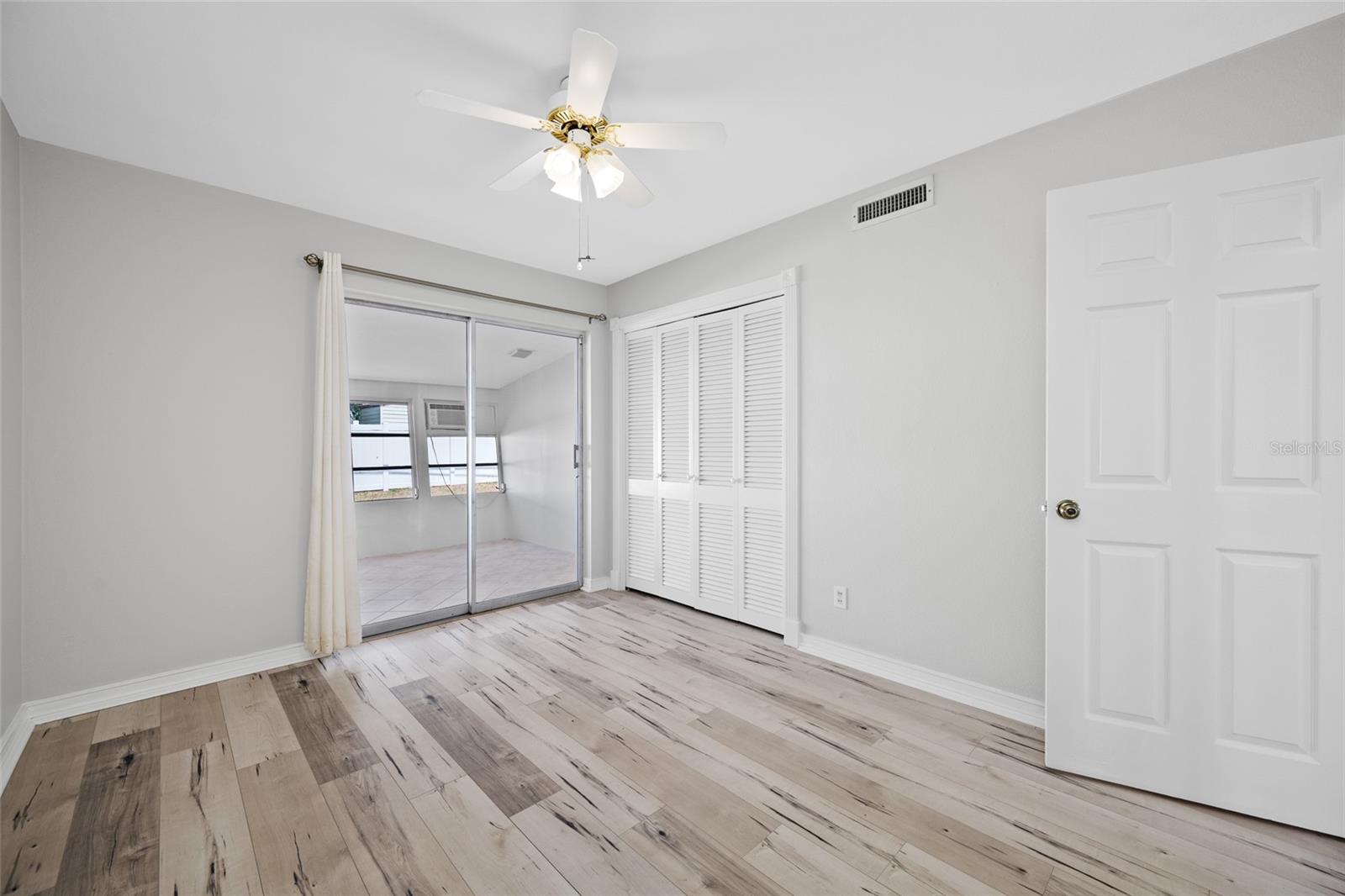 MAXIMO MOORINGS - Residential Lease