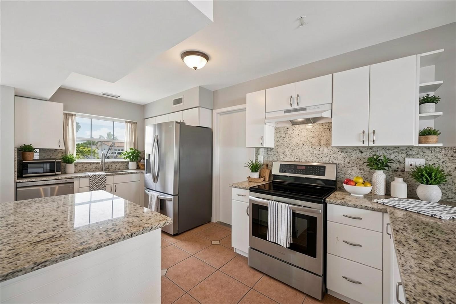 MAXIMO MOORINGS - Residential Lease