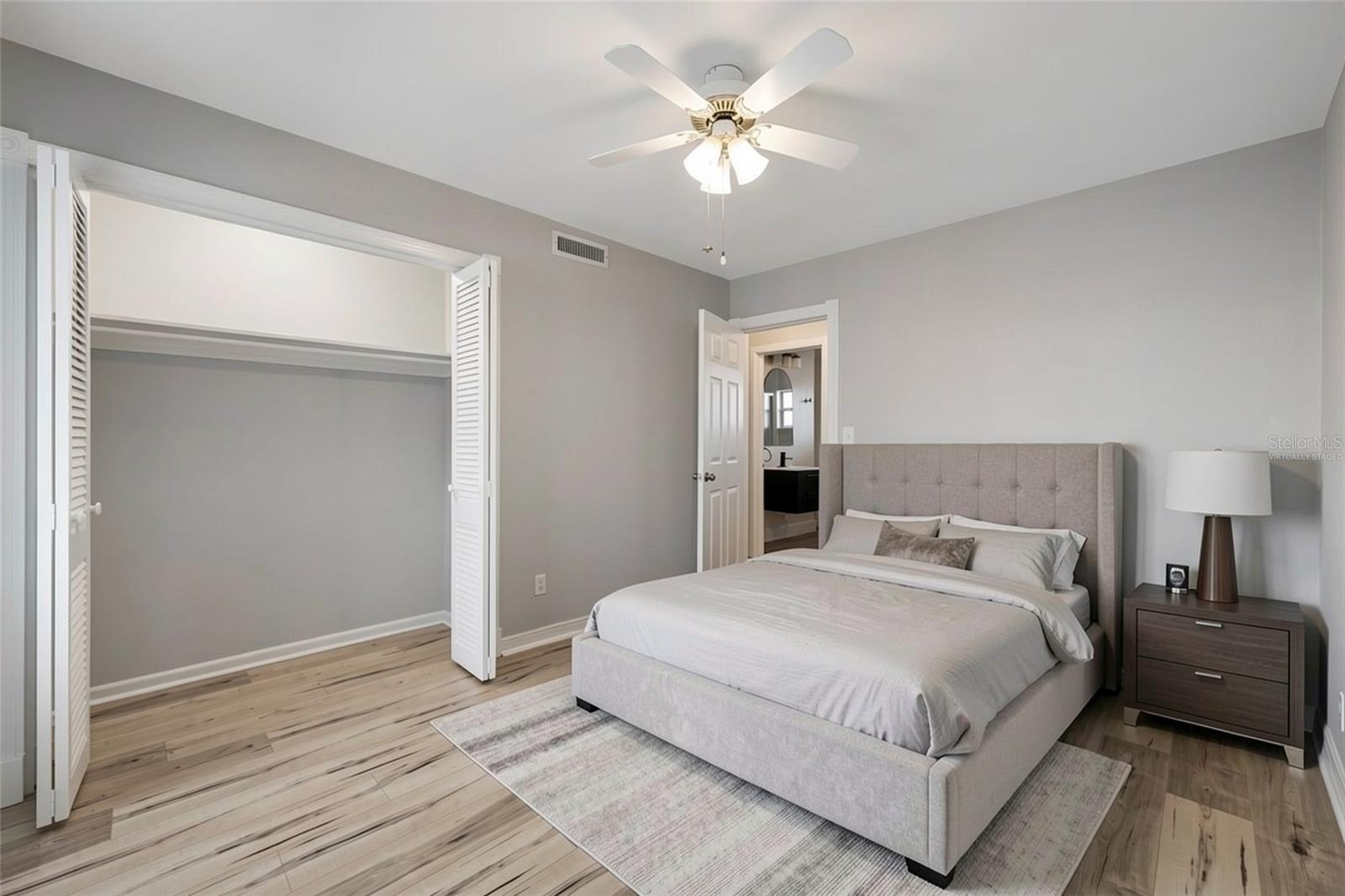 MAXIMO MOORINGS - Residential Lease