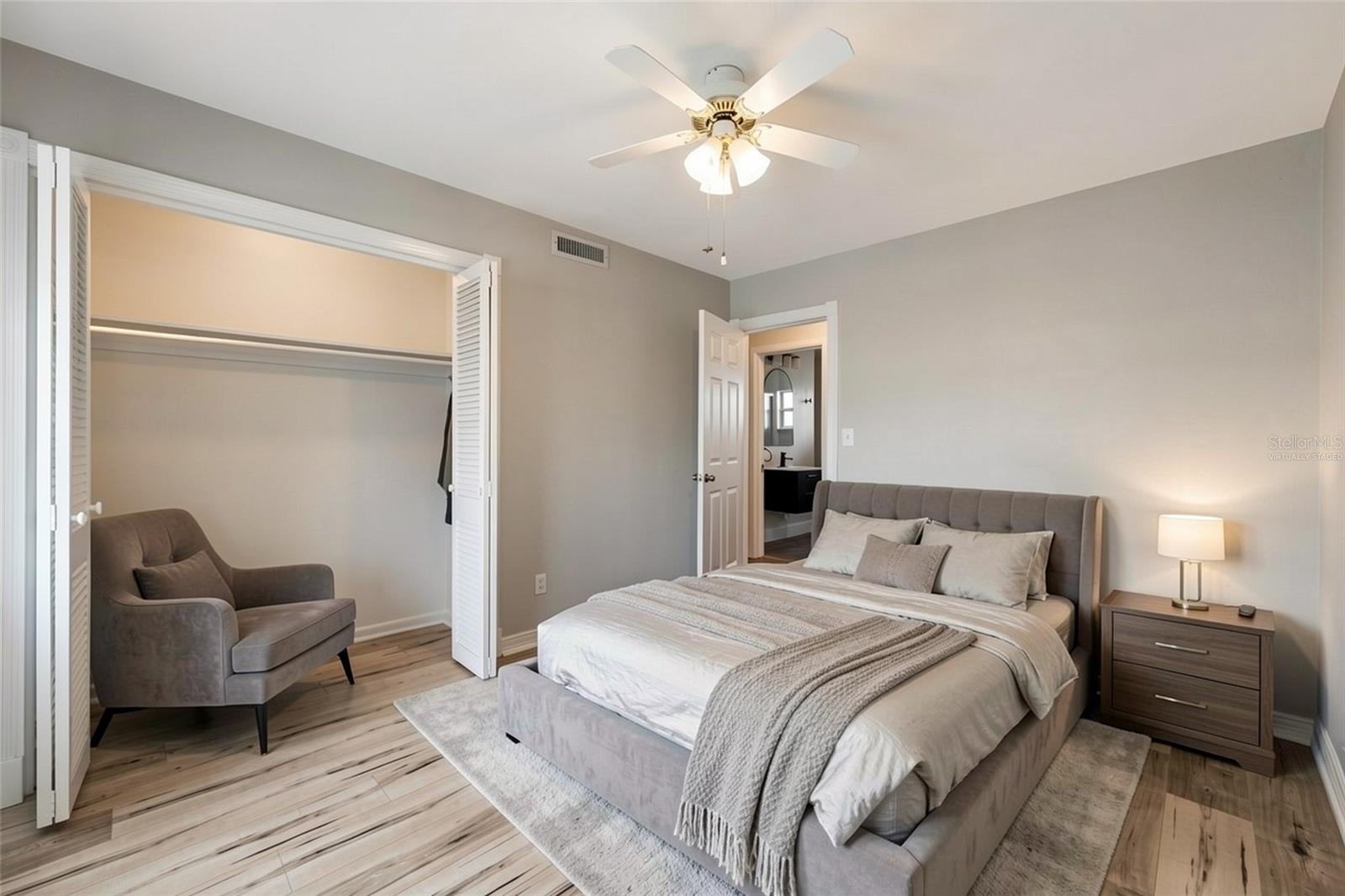MAXIMO MOORINGS - Residential Lease