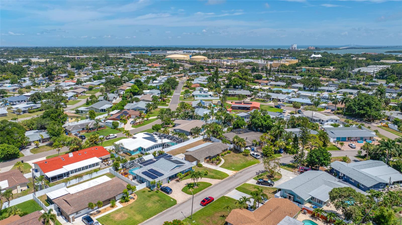 MAXIMO MOORINGS - Residential Lease