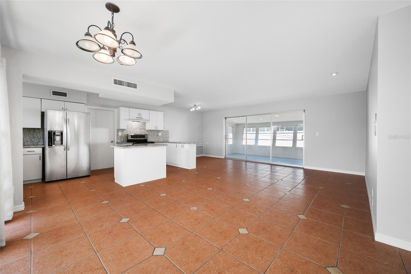 MAXIMO MOORINGS - Residential Lease