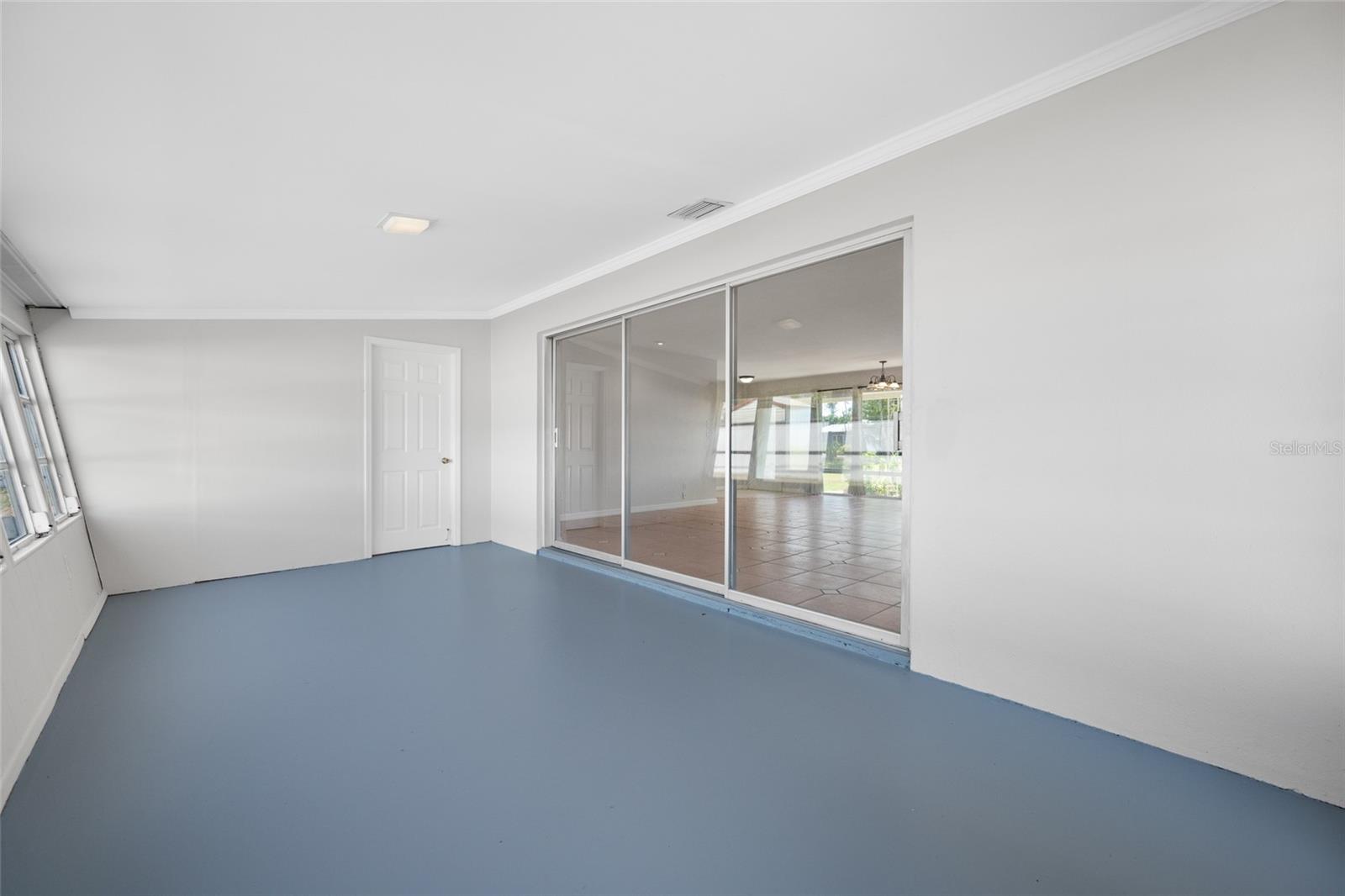 MAXIMO MOORINGS - Residential Lease