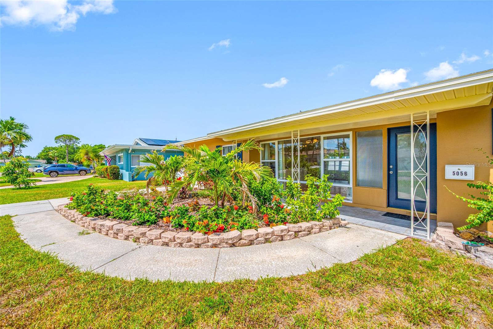 MAXIMO MOORINGS - Residential Lease