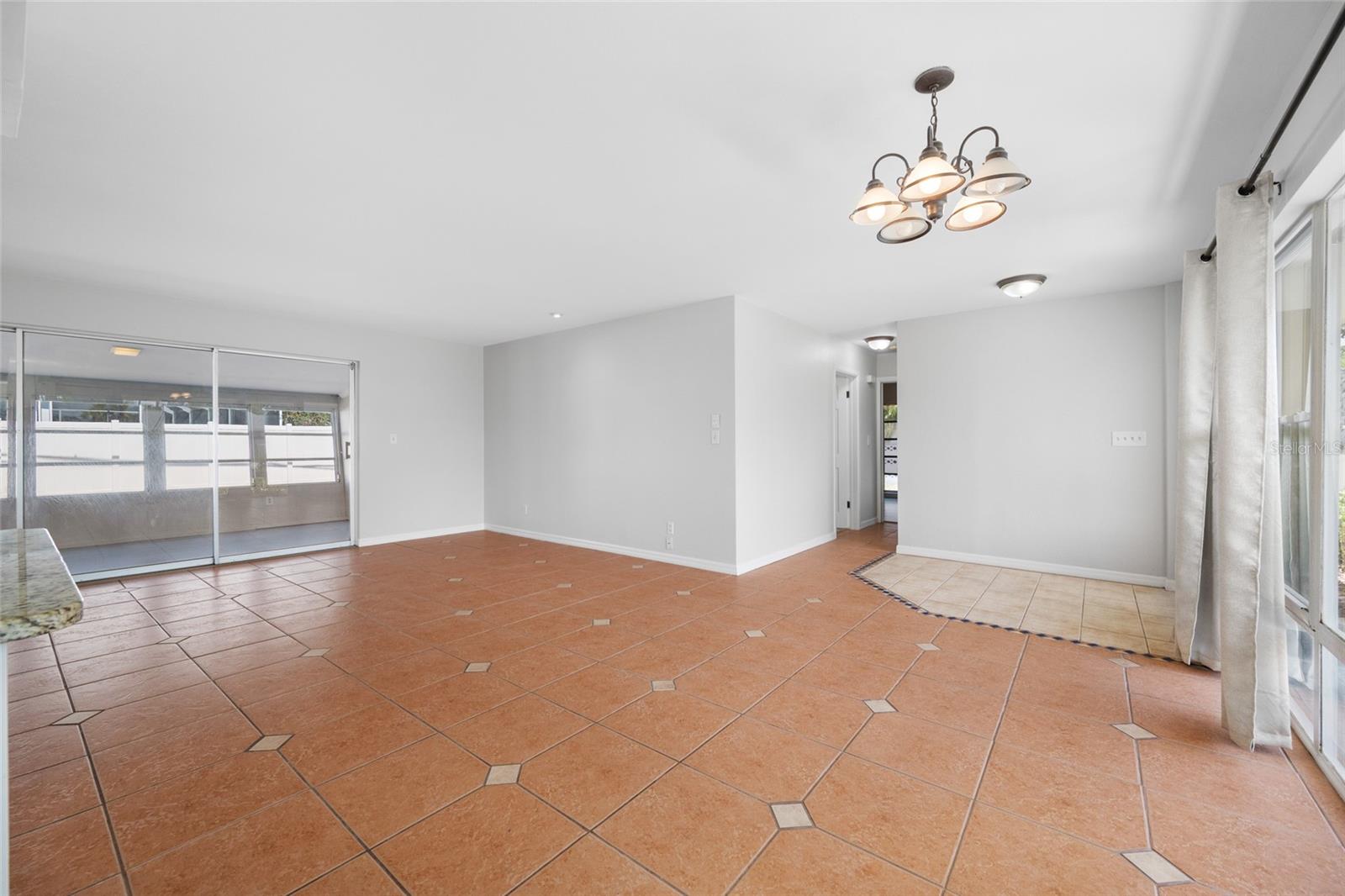 MAXIMO MOORINGS - Residential Lease