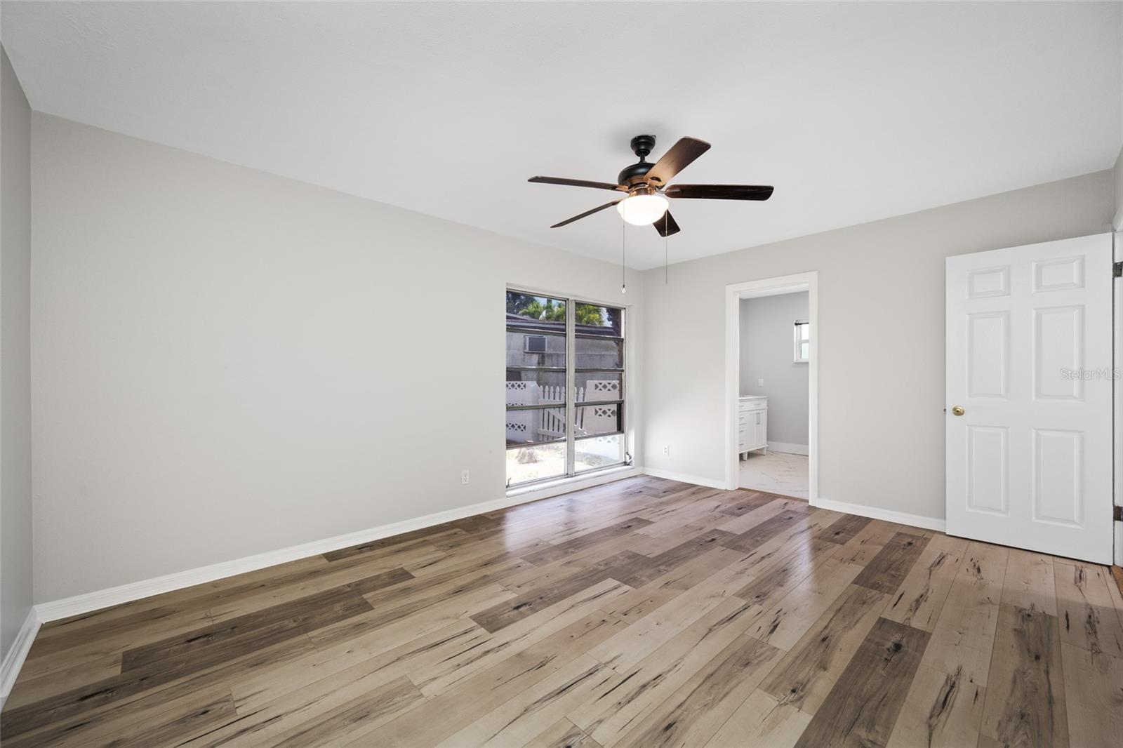 MAXIMO MOORINGS - Residential Lease