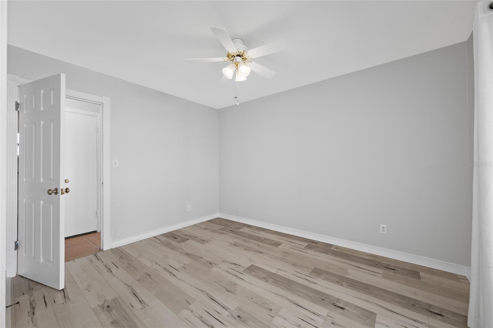 MAXIMO MOORINGS - Residential Lease