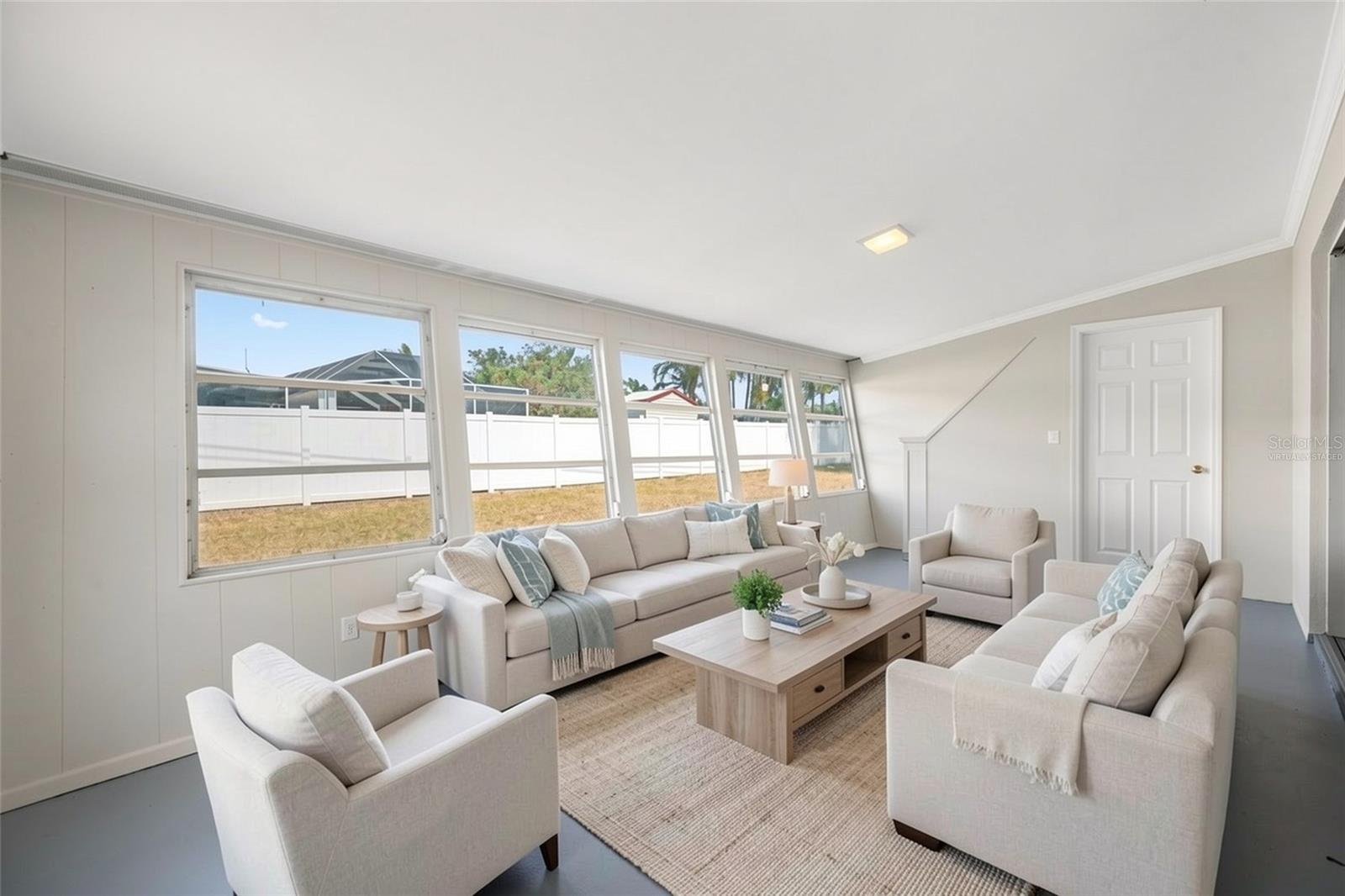 MAXIMO MOORINGS - Residential Lease