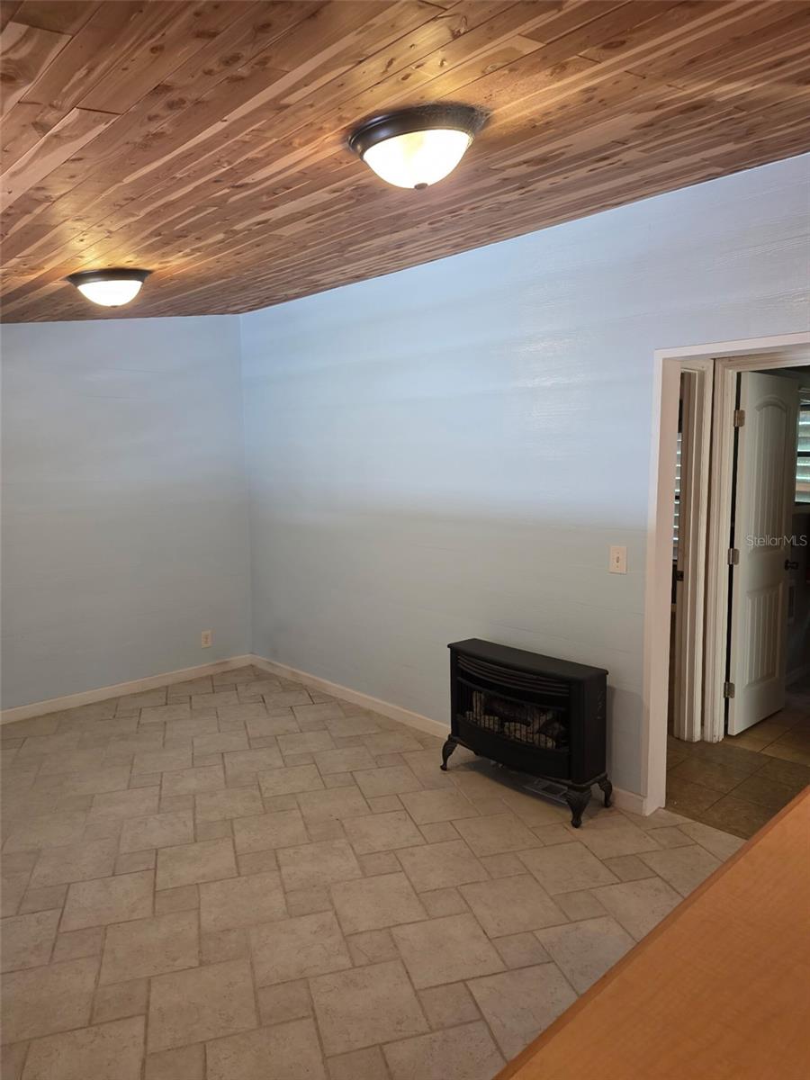 GROVELAND FARMS 21-23-24 - Residential
