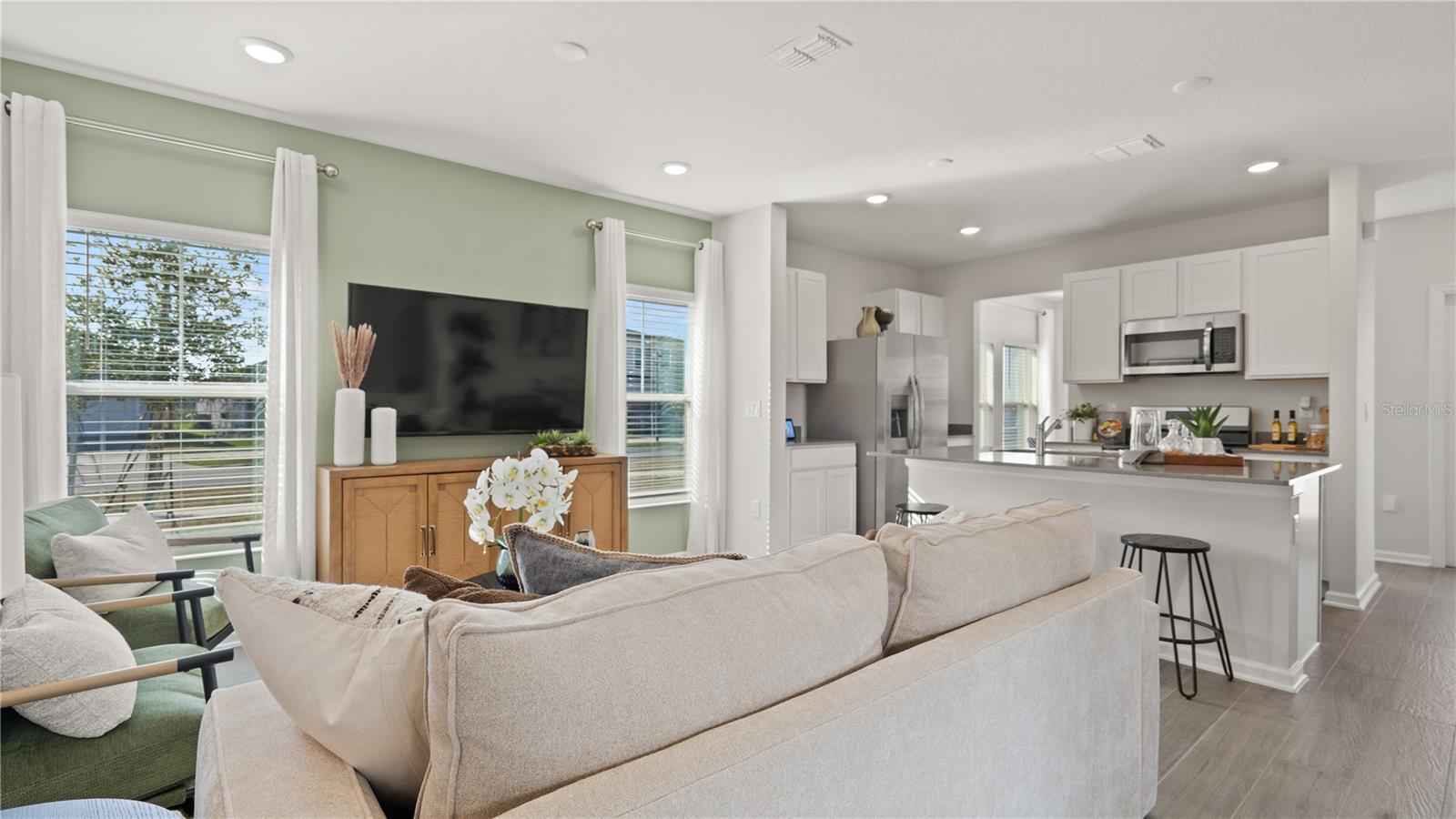 EVERBE PH 1A - Residential