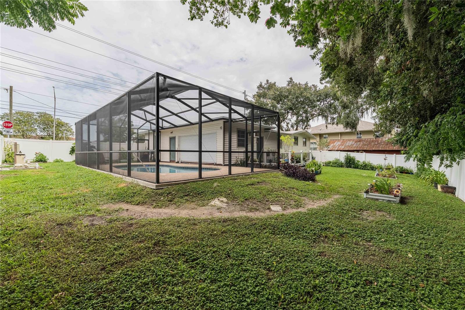 WF HALLAM & COMPANYS CLUB - Residential