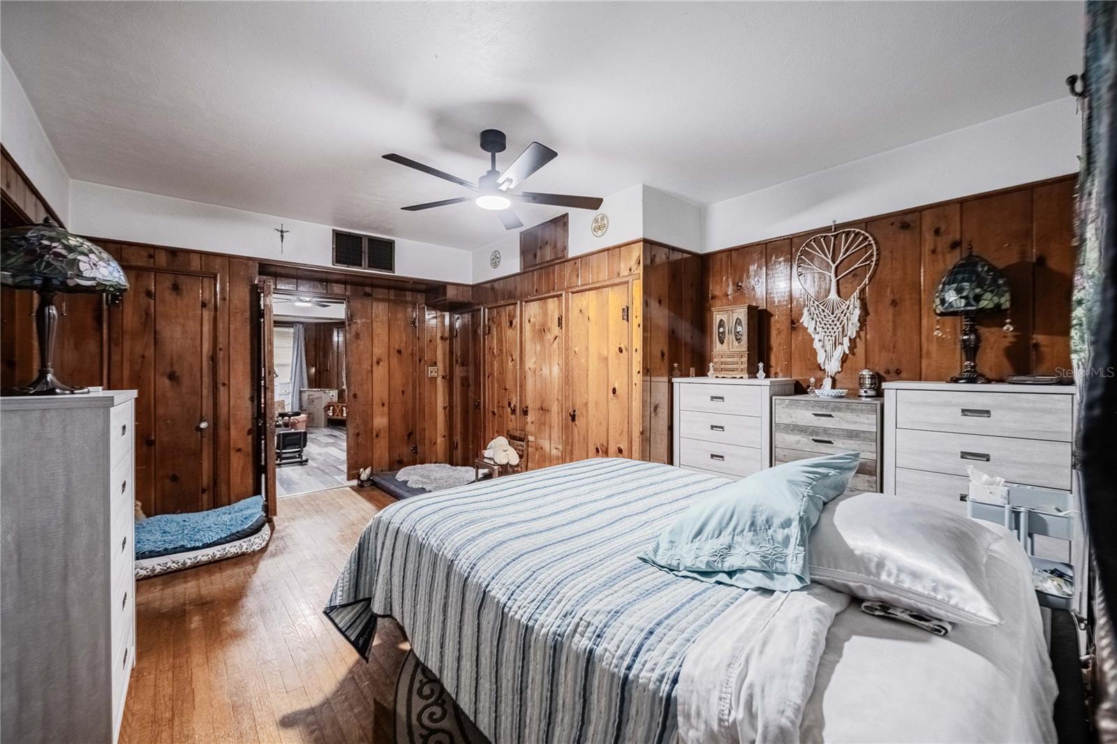 WF HALLAM & COMPANYS CLUB - Residential