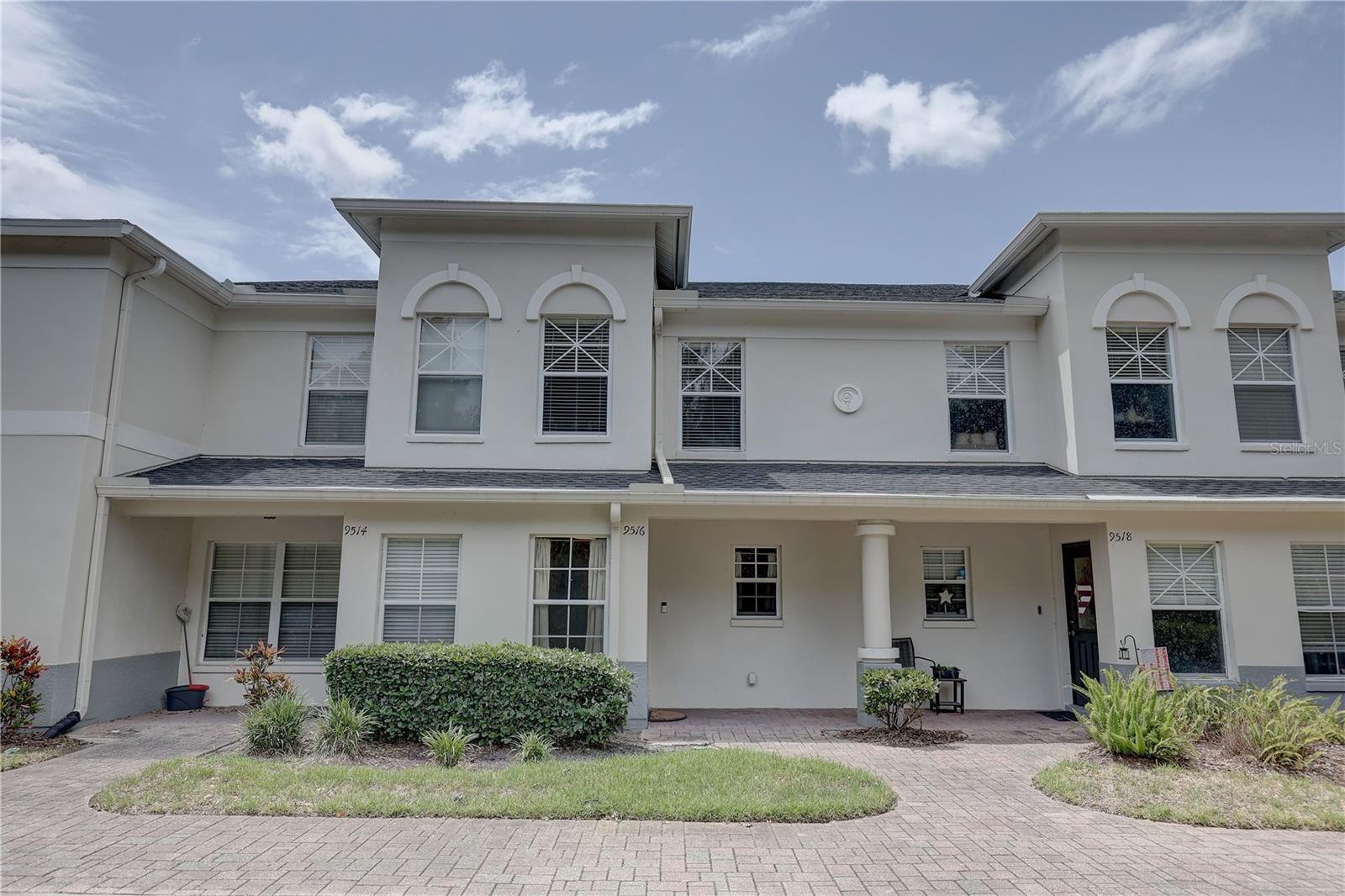 CHARLESTON PLACE TWNHMS - Residential