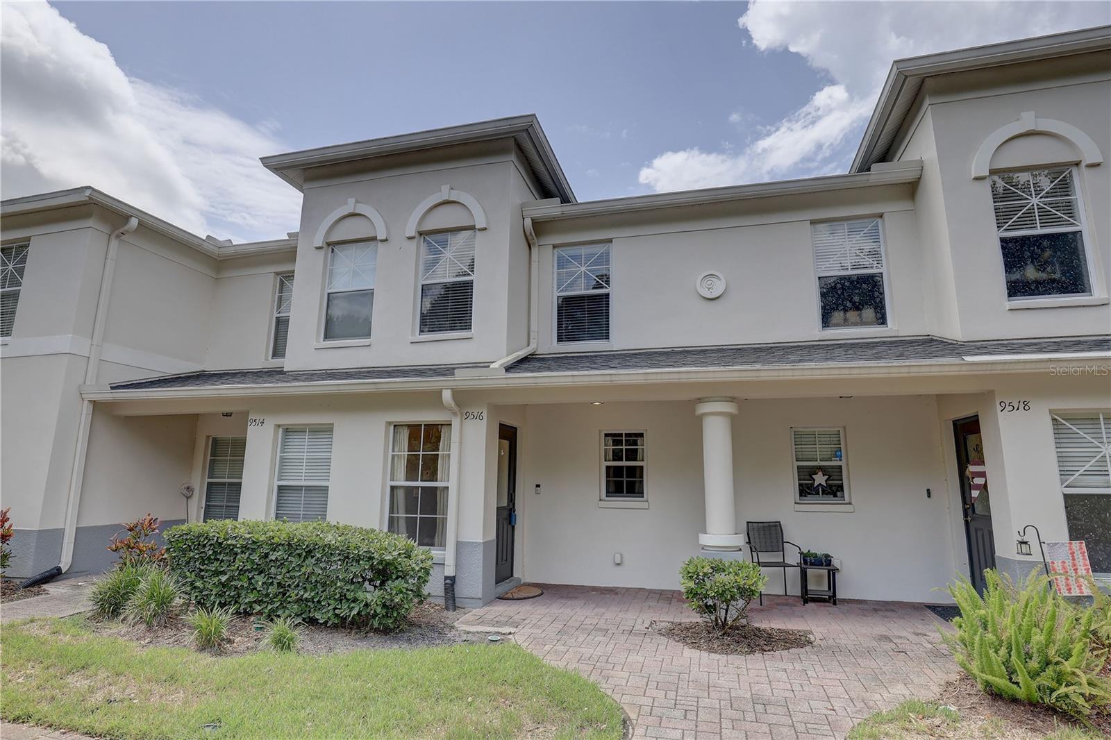 CHARLESTON PLACE TWNHMS - Residential