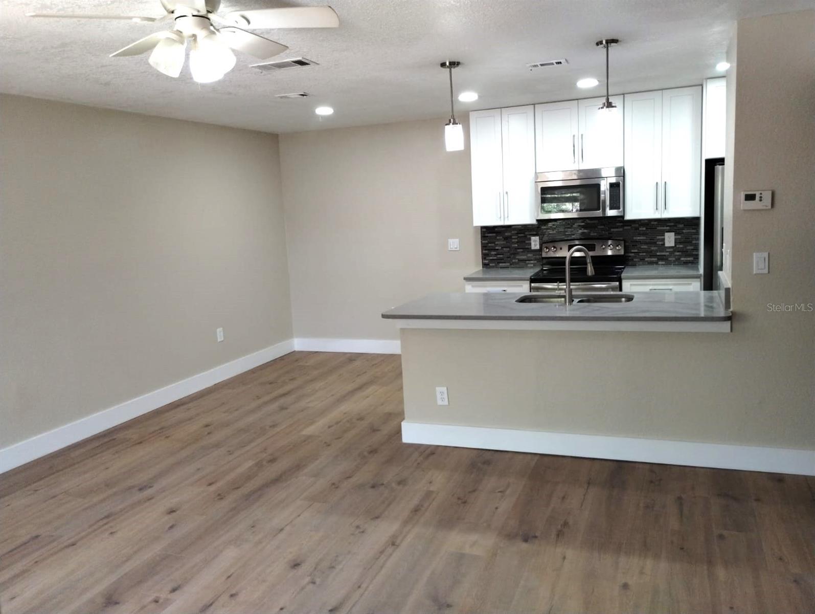 LANDING A CONDO - Residential