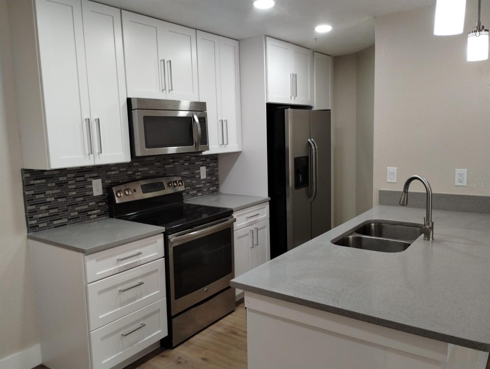 LANDING A CONDO - Residential