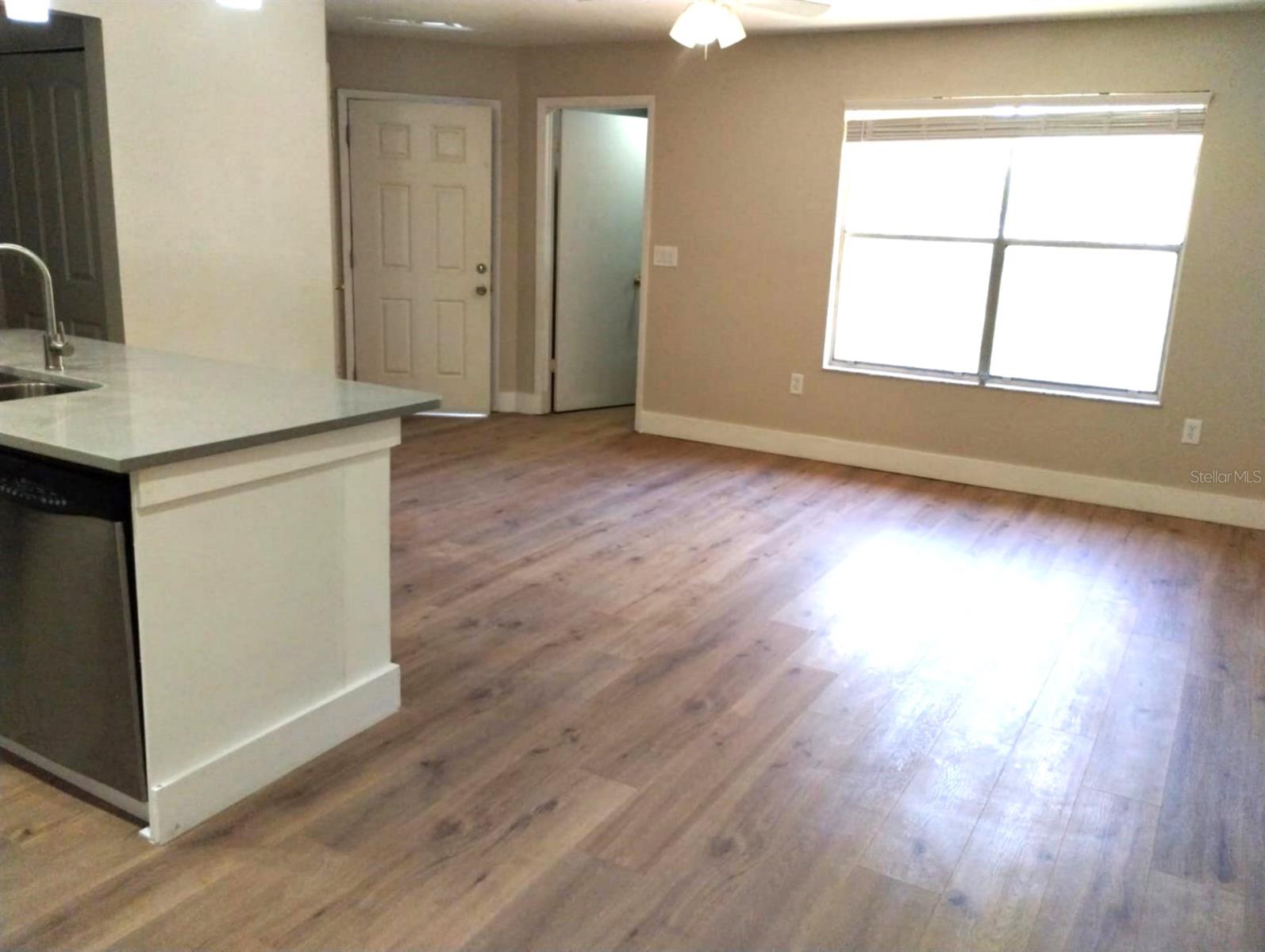 LANDING A CONDO - Residential