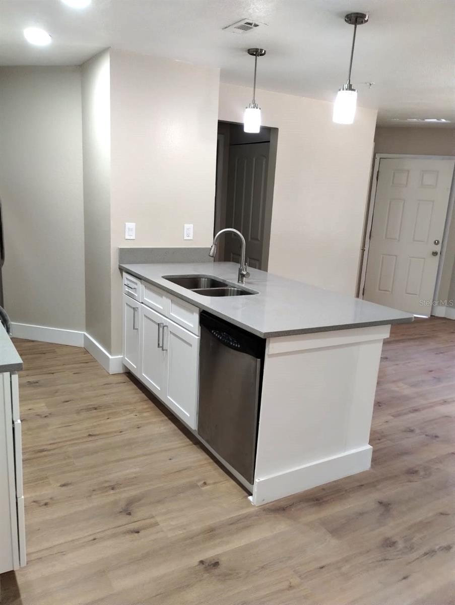 LANDING A CONDO - Residential