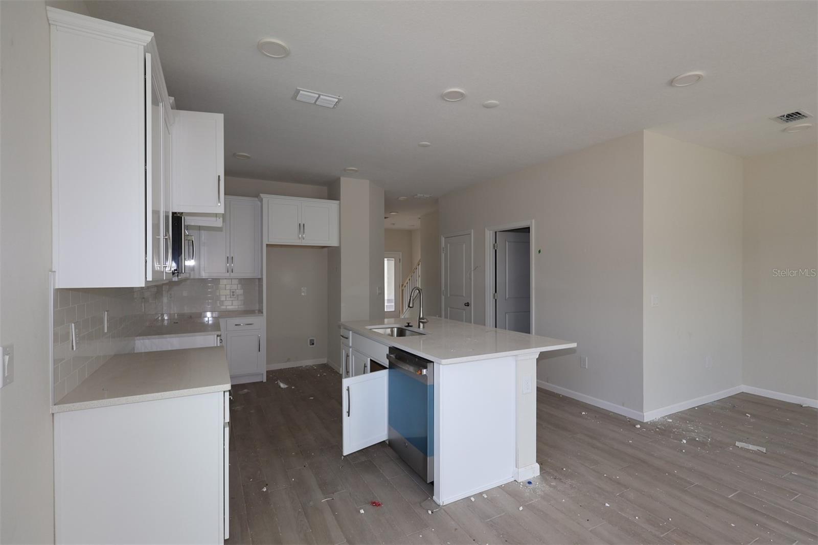 CENTER LAKE ON THE PARK - Residential