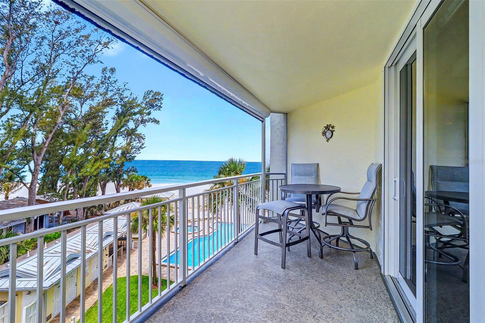DOLPHIN REEF CONDO - Residential