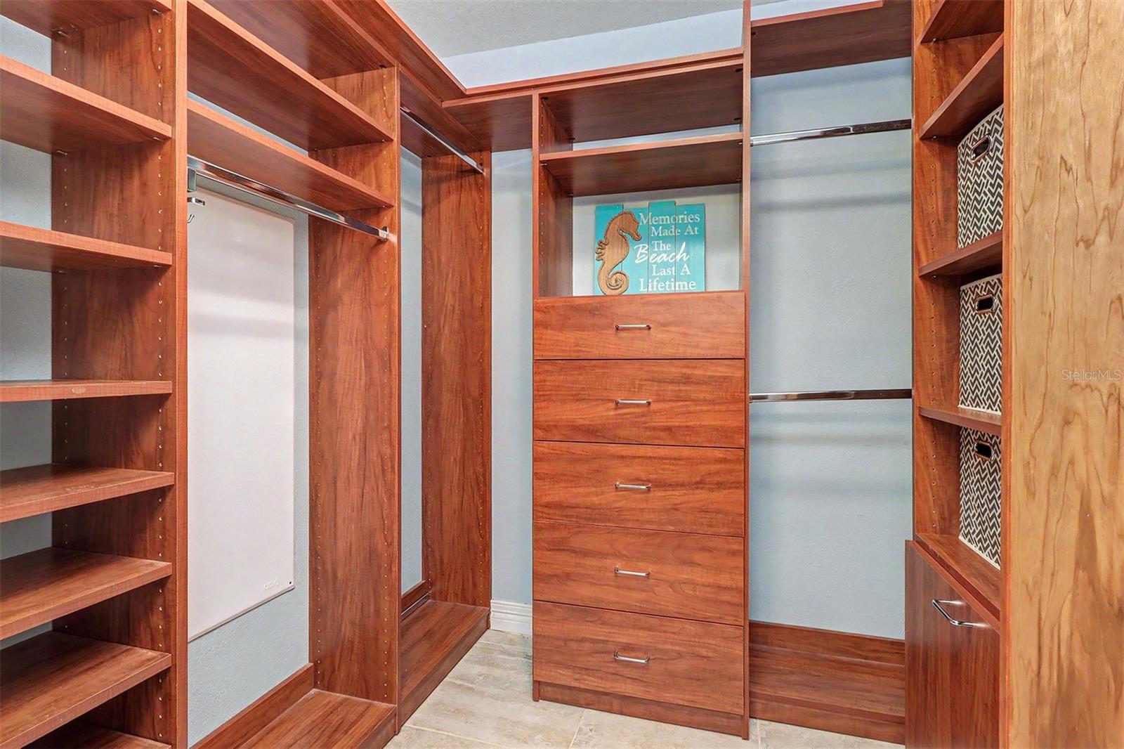 DOLPHIN REEF CONDO - Residential