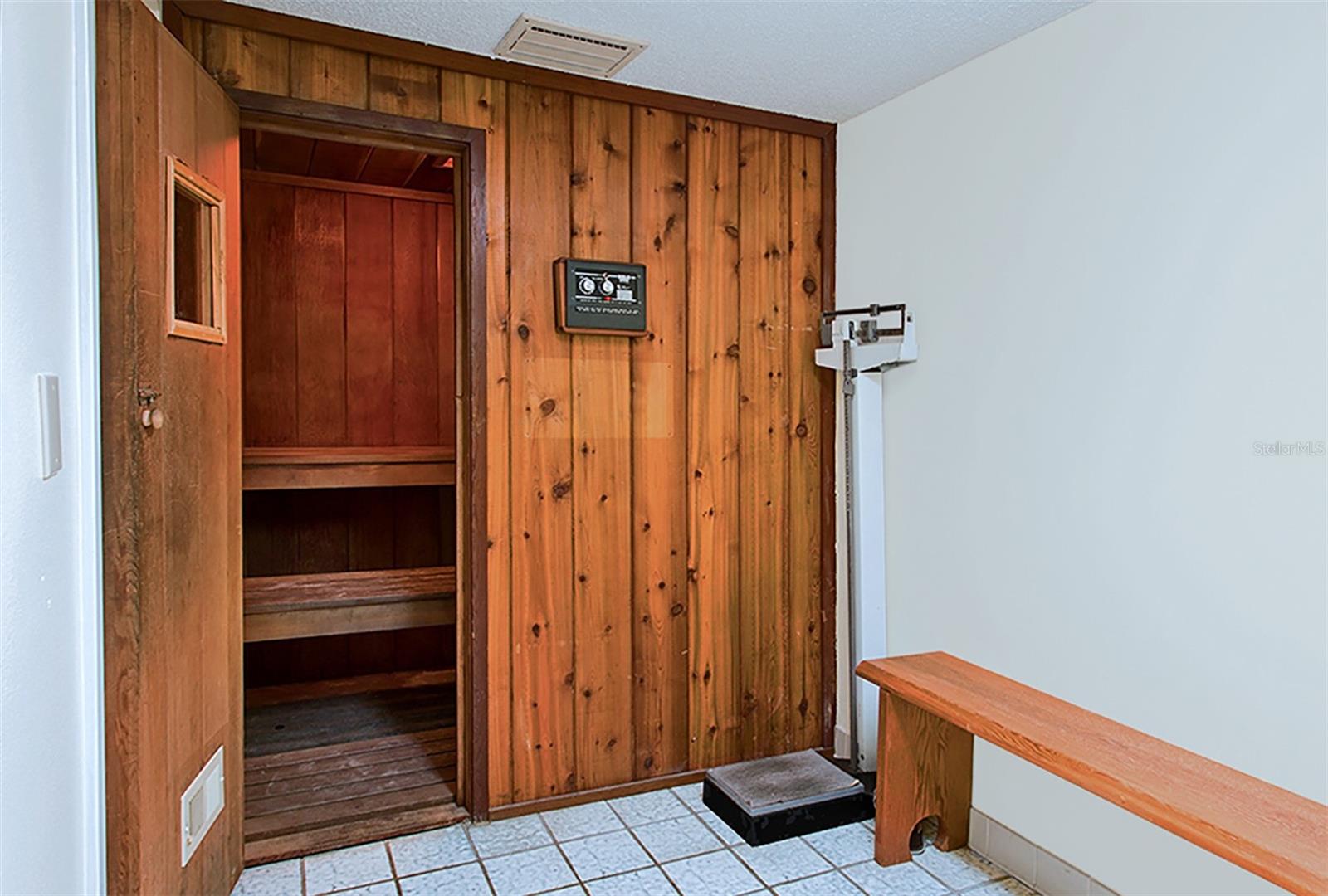 DOLPHIN REEF CONDO - Residential