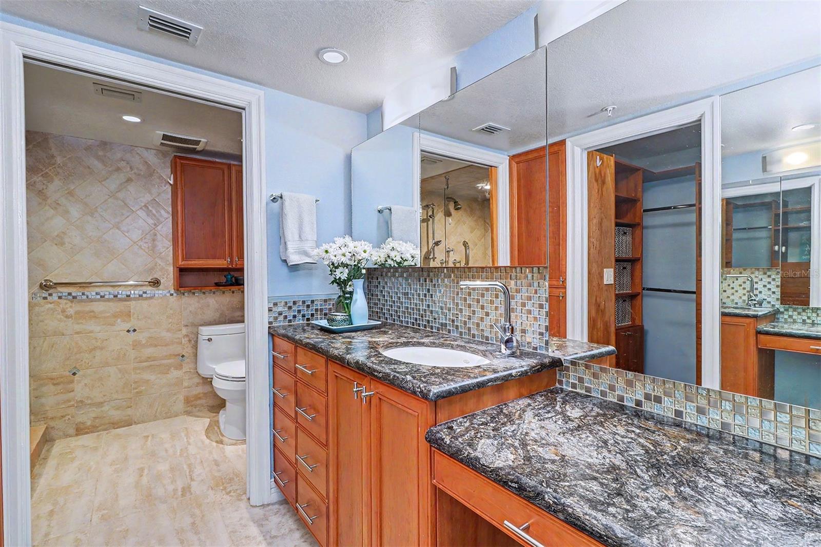 DOLPHIN REEF CONDO - Residential