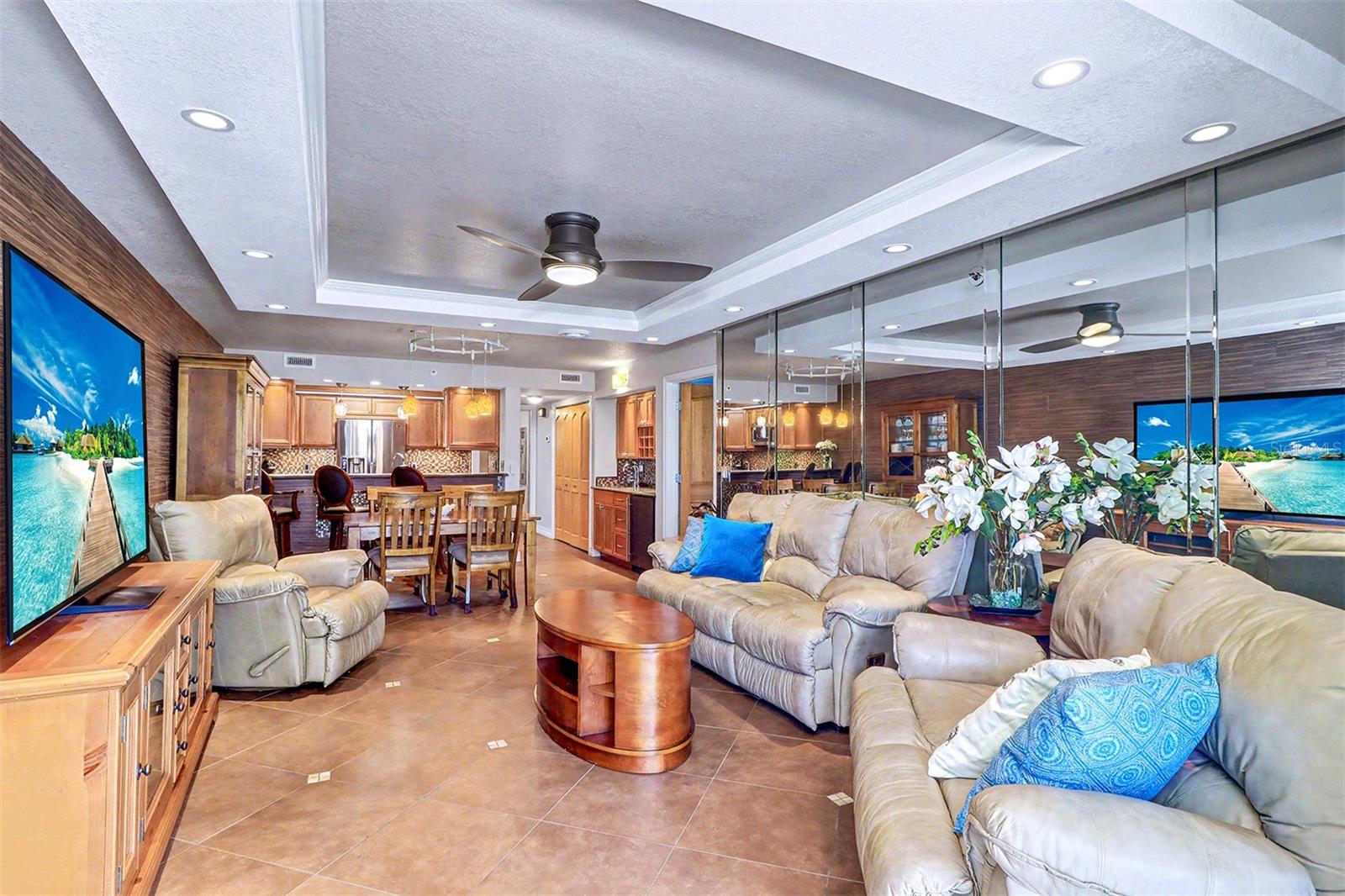 DOLPHIN REEF CONDO - Residential