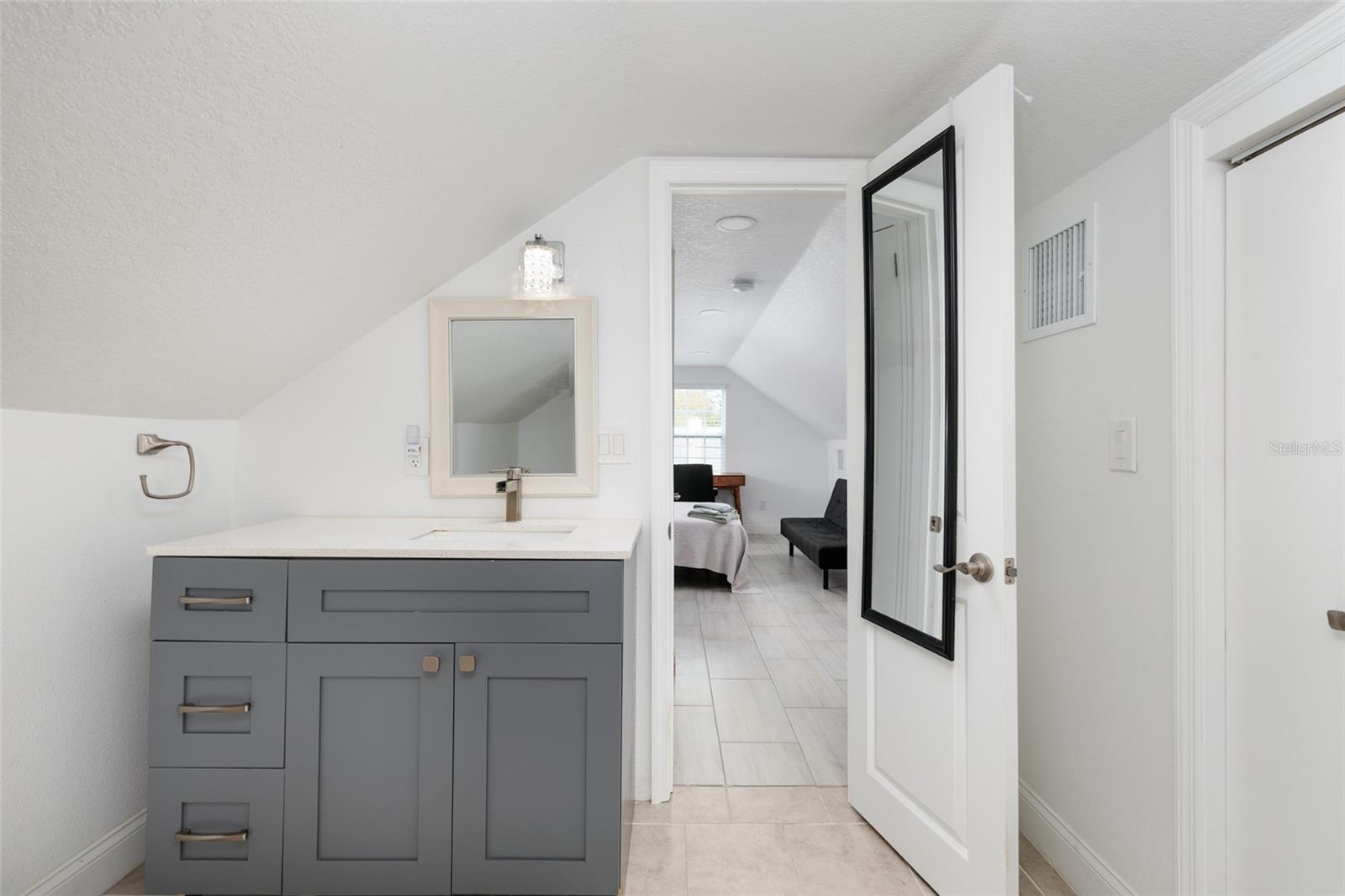 TIFFANYS ADD - Residential